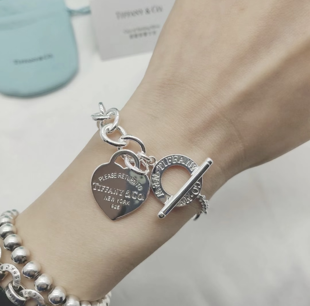 Tiffany & Co. Tiffany*帝芙尼最新款，非常的上镜‼ 设计很特别值得入手 高级手工坊系列