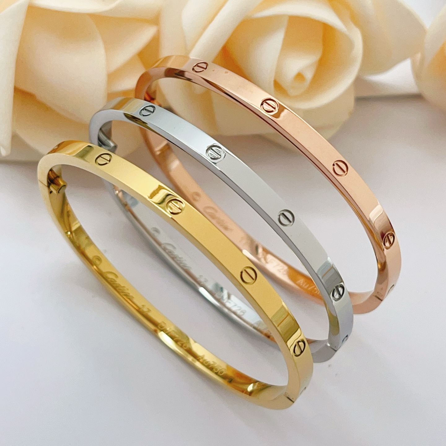 Cartier Cartie*最新款，非常的上镜‼ 设计很特别值得入手 高级手工坊系列