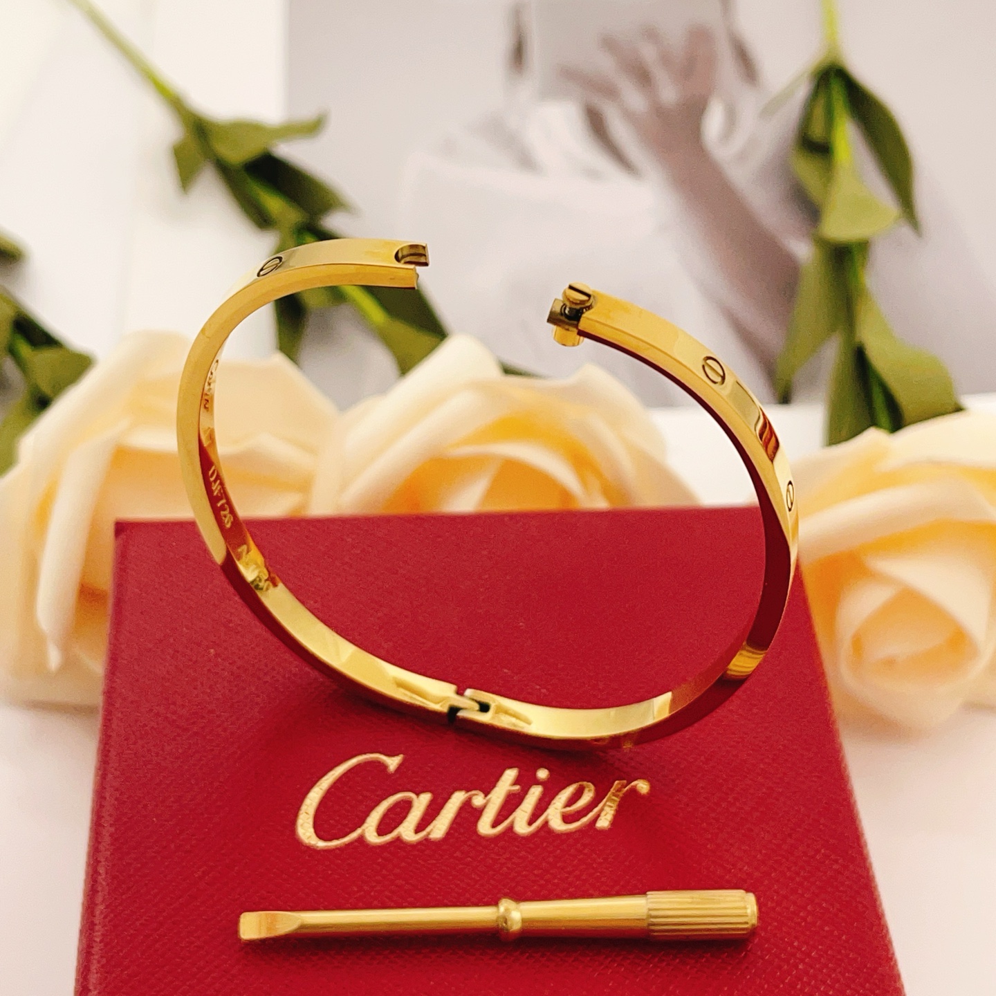 Cartier Cartie*最新款，非常的上镜‼ 设计很特别值得入手 高级手工坊系列