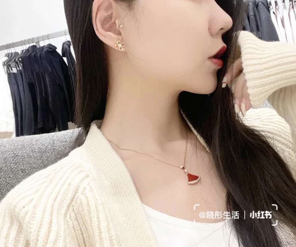 Bvlgari BVLGARI最新款，非常的上镜‼ 设计很特别值得入手 高级手工坊系列