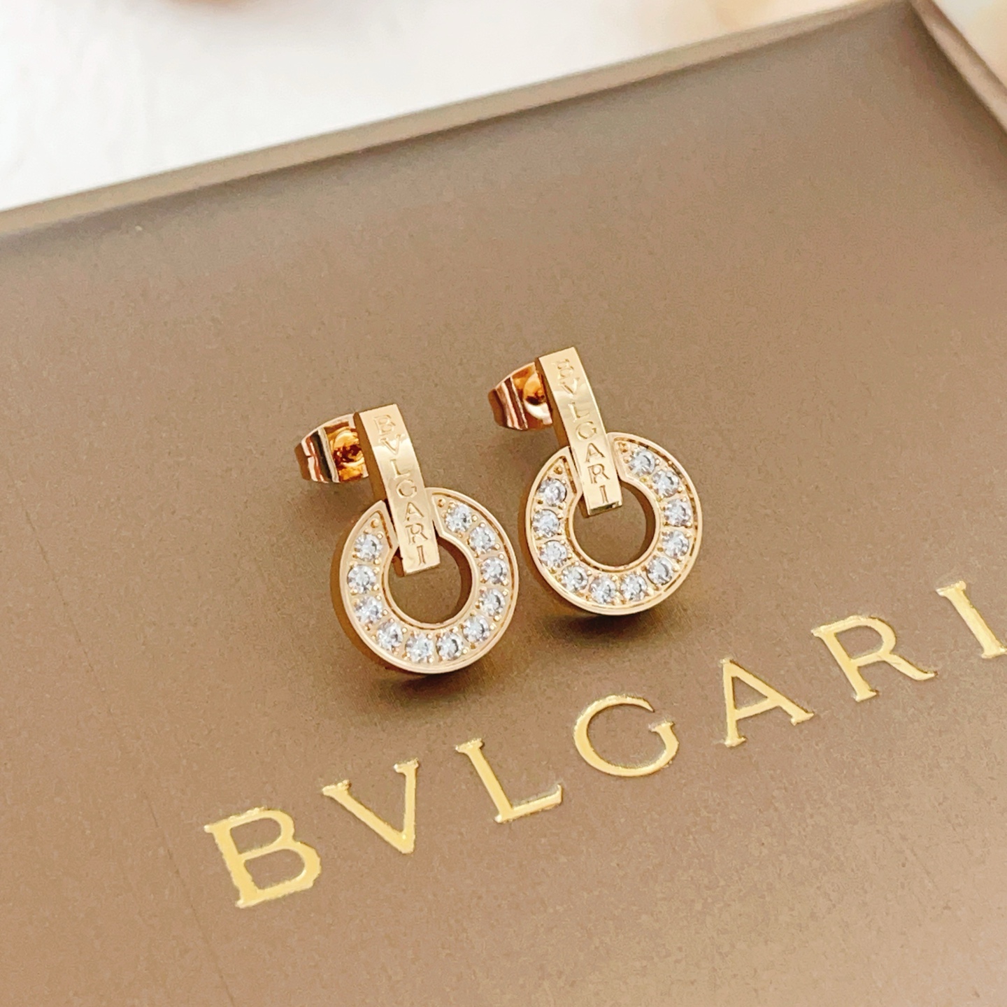 Bvlgari BVLGARI最新款，非常的上镜‼ 设计很特别值得入手 高级手工坊系列