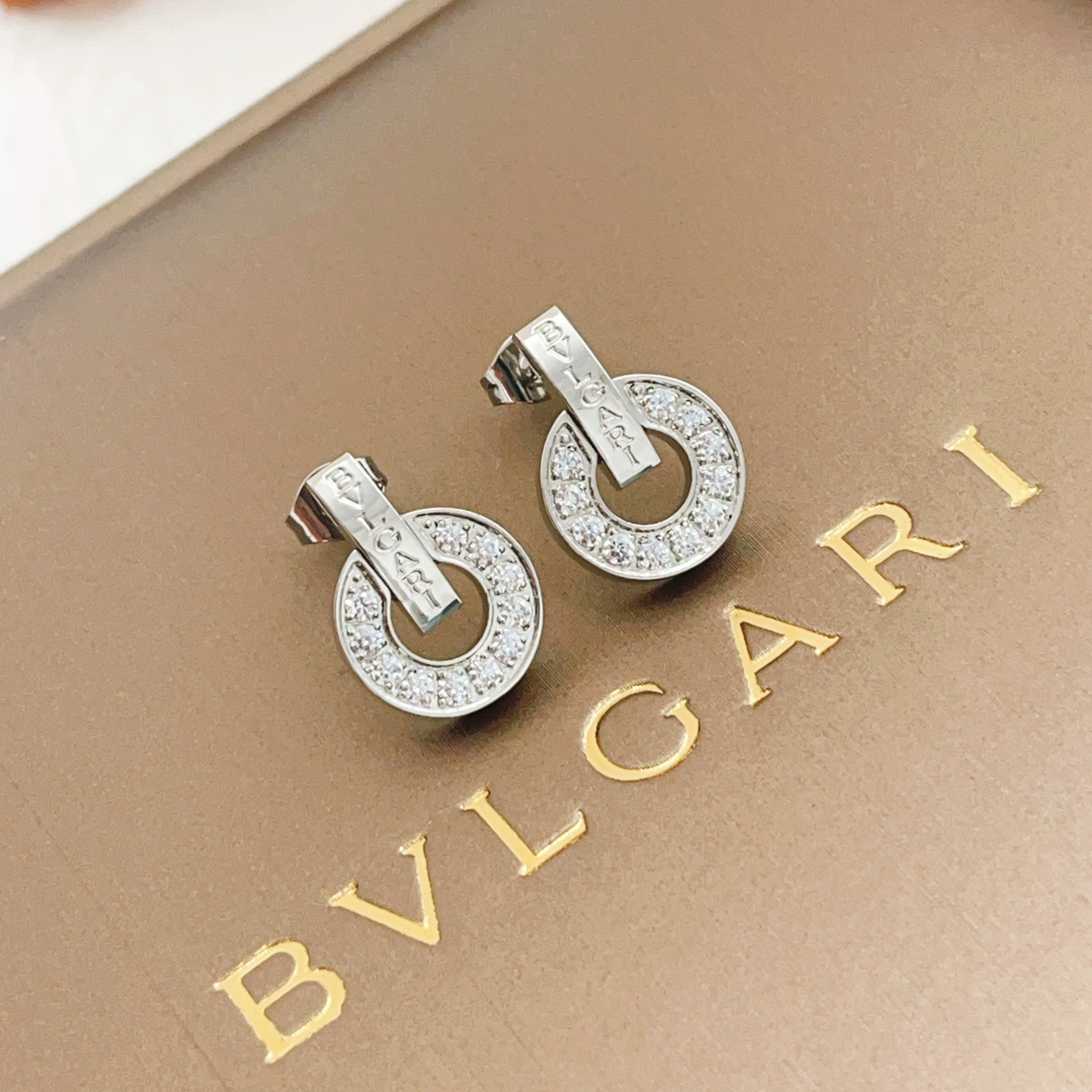 Bvlgari BVLGARI最新款，非常的上镜‼ 设计很特别值得入手 高级手工坊系列