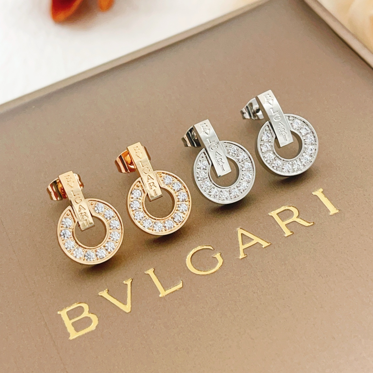 Bvlgari BVLGARI最新款，非常的上镜‼ 设计很特别值得入手 高级手工坊系列