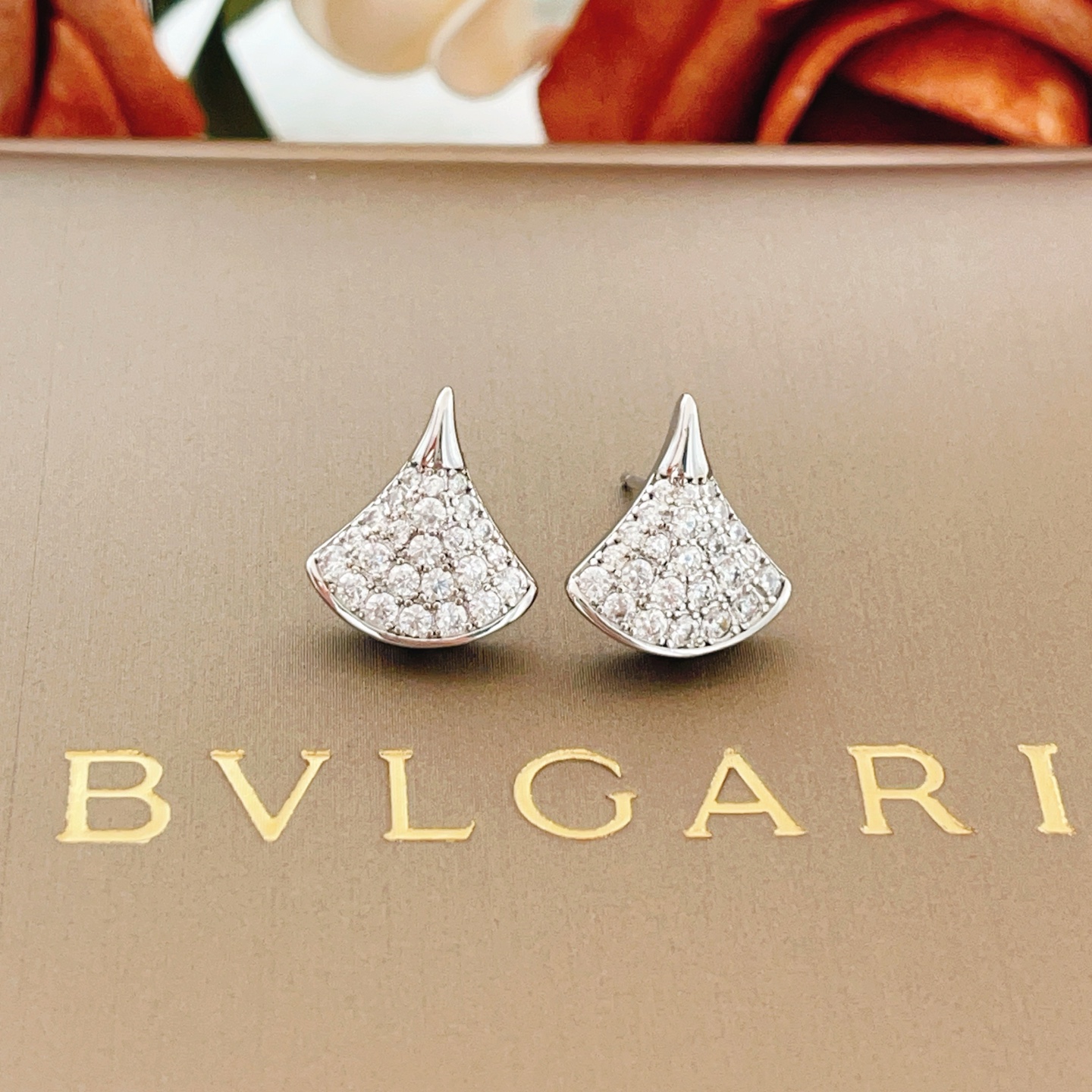 Bvlgari BVLGARI最新款，非常的上镜‼ 设计很特别值得入手 高级手工坊系列