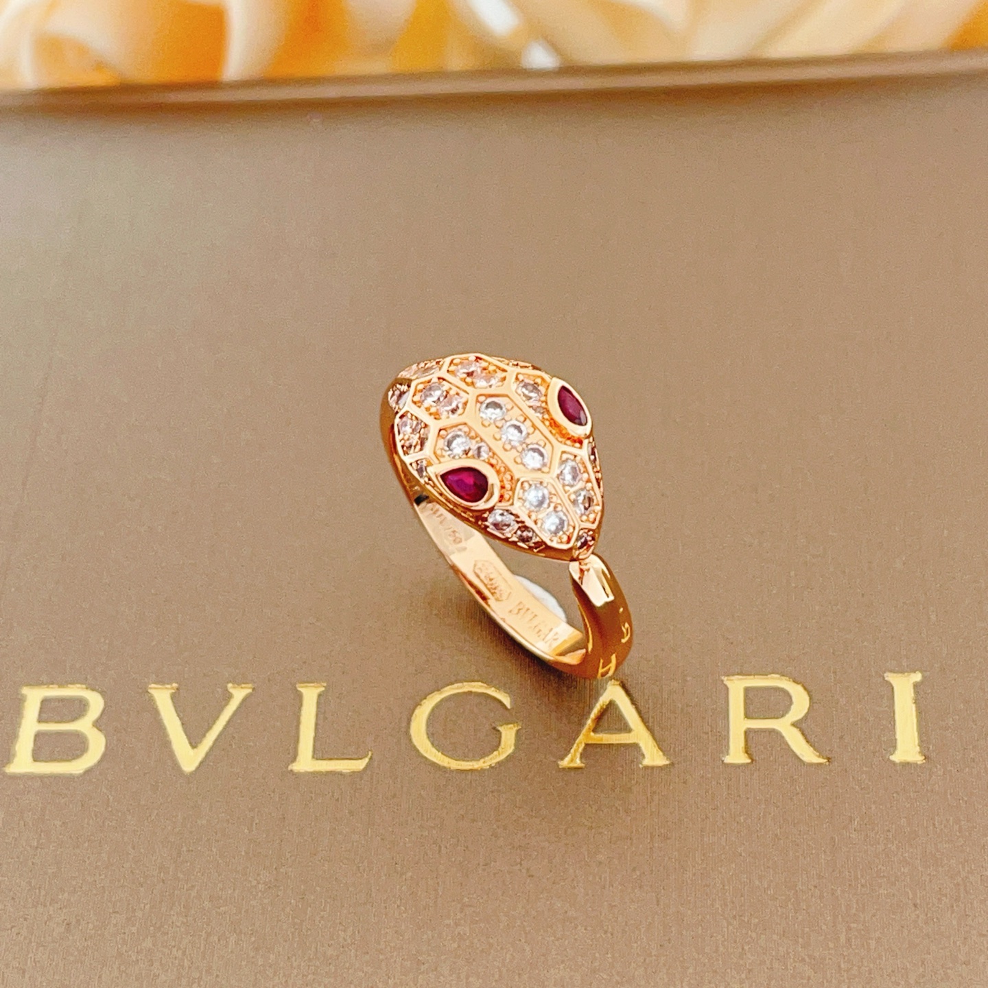 Bvlgari BVLGARI最新款，非常的上镜‼ 设计很特别值得入手 高级手工坊系列