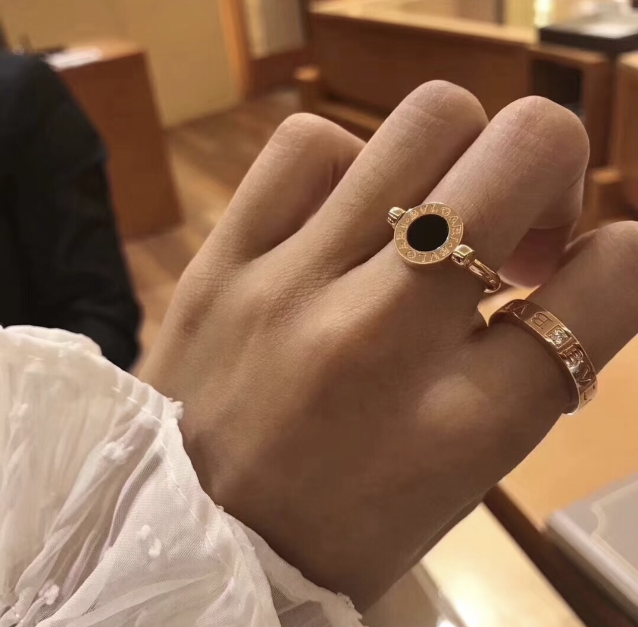 Bvlgari BVLGARI最新款，非常的上镜‼ 设计很特别值得入手 高级手工坊系列