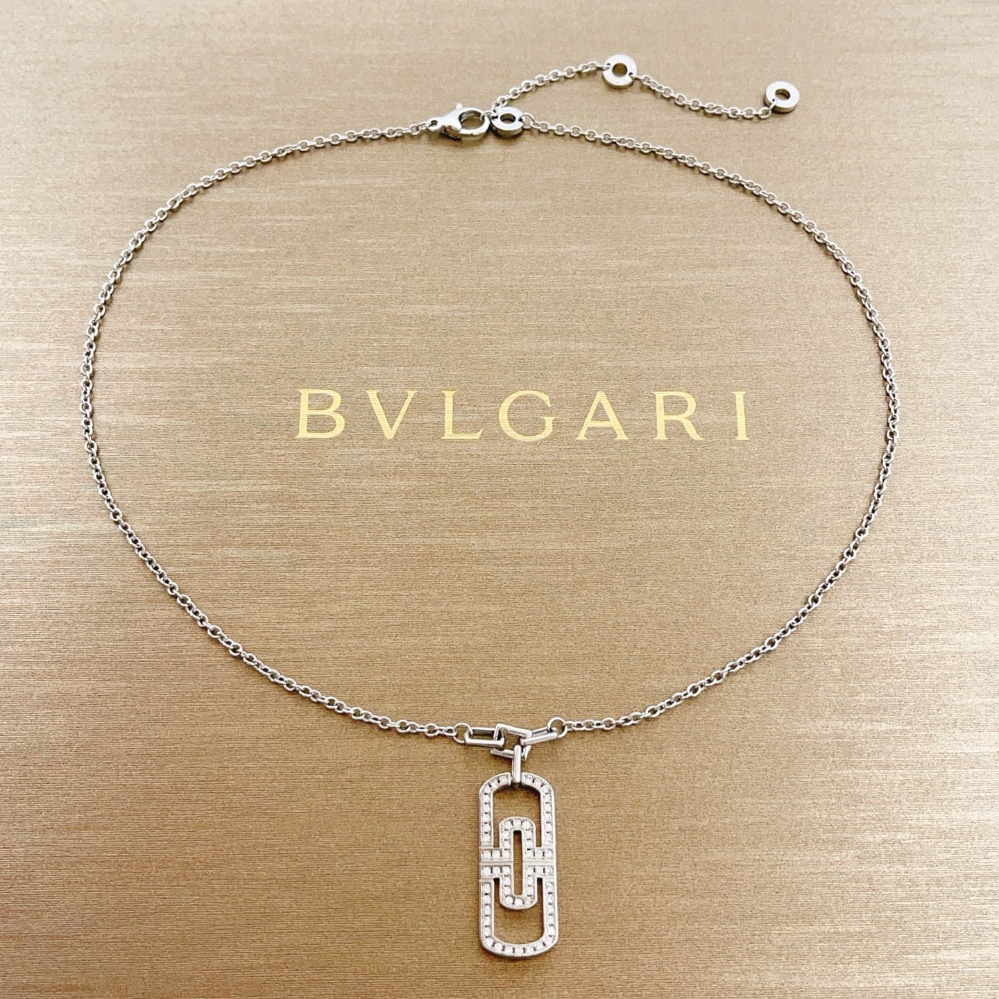 Bvlgari BVLGARI最新款，非常的上镜‼ 设计很特别值得入手 高级手工坊系列