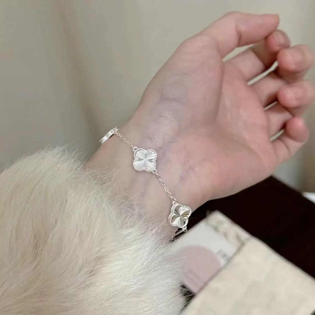 Van Cleef Arpels Alhambra bracelet Yellow Gold Silver Rose Gold 19cm