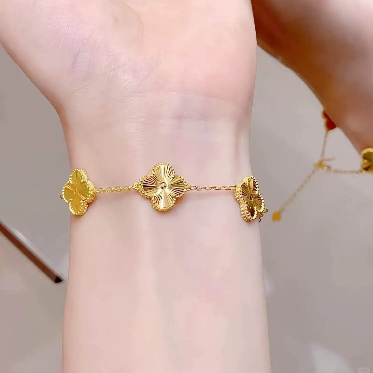 Van Cleef Arpels Alhambra bracelet Yellow Gold Silver Rose Gold 19cm