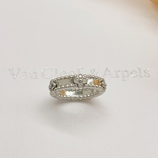 大小尺寸:6号、7号、8号【VanCleef*ArPel* 最新款🆕🆕四叶草银色万花筒戒指】一致官网黄铜 大小尺寸:6号、7号、8号【VanCleef*ArPel* 最新款🆕🆕四叶草银色万花筒戒指】一致官网黄铜