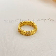 大小尺寸:6号、7号、8号【VanCleef*ArPel* 最新款🆕🆕四叶草金色万花筒戒指】一致官网黄铜 大小尺寸:6号、7号、8号【VanCleef*ArPel* 最新款🆕🆕四叶草金色万花筒戒指】一致官网黄铜