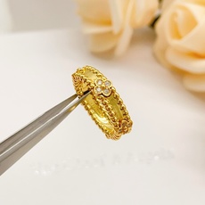 大小尺寸:6号、7号、8号【VanCleef*ArPel* 最新款🆕🆕四叶草金色万花筒戒指】一致官网黄铜 大小尺寸:6号、7号、8号【VanCleef*ArPel* 最新款🆕🆕四叶草金色万花筒戒指】一致官网黄铜