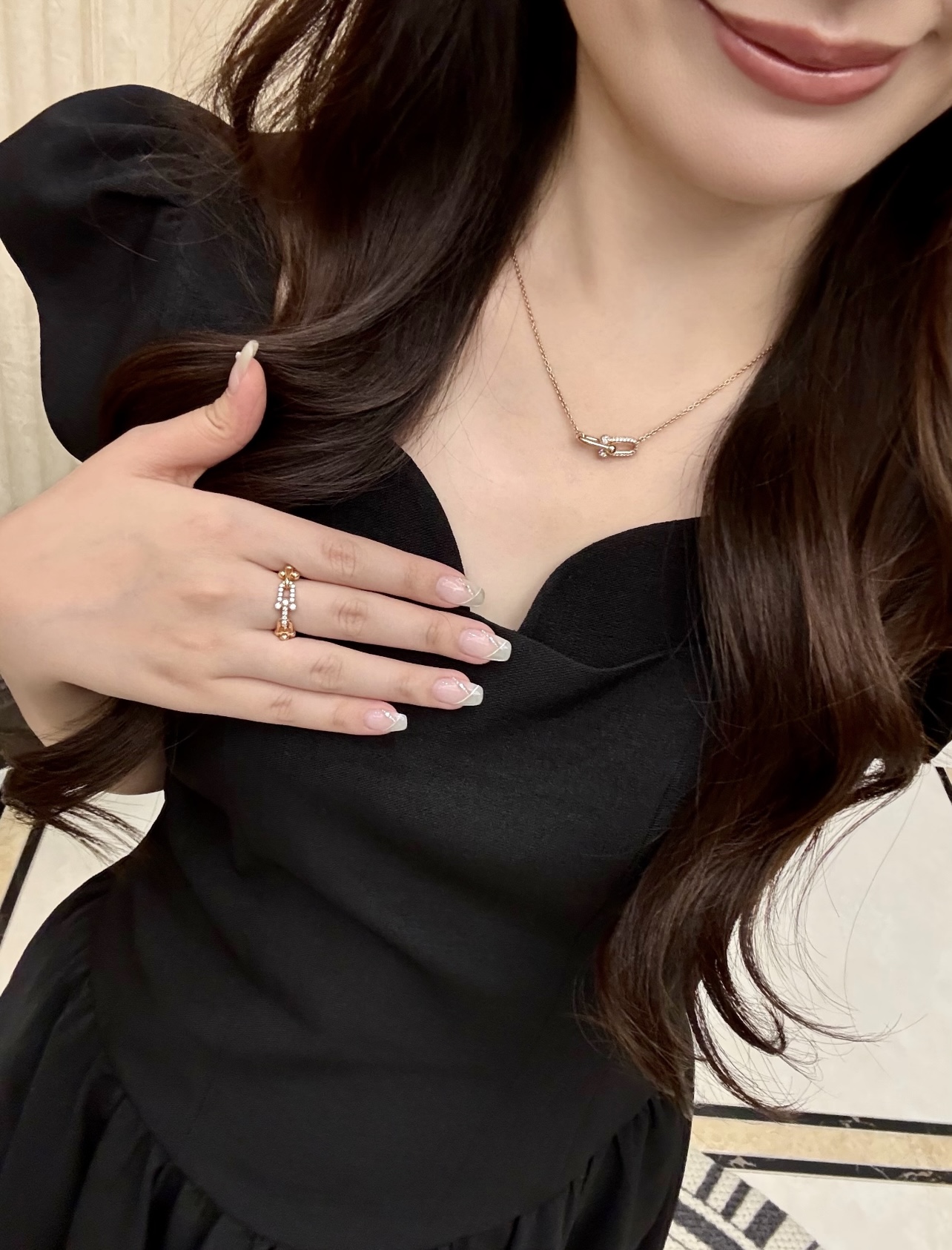 Tiffany & Co. Tiffany*帝芙尼最新款，非常的上镜‼ 设计很特别值得入手 高级手工坊系列