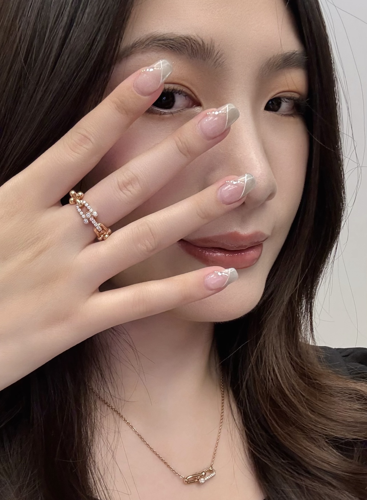 Tiffany & Co. Tiffany*帝芙尼最新款，非常的上镜‼ 设计很特别值得入手 高级手工坊系列