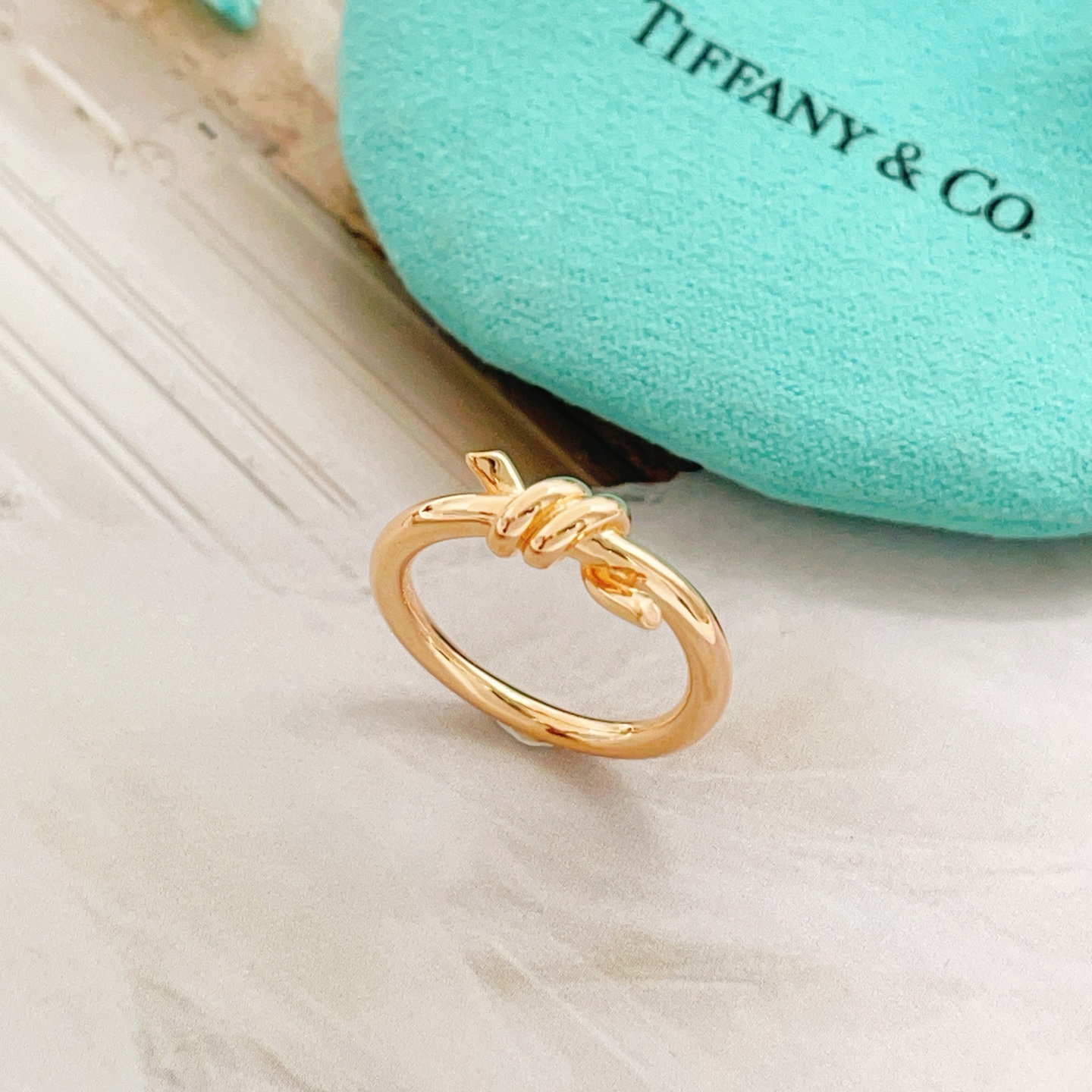 Tiffany & Co. Tiffany*帝芙尼最新款，非常的上镜‼ 设计很特别值得入手 高级手工坊系列