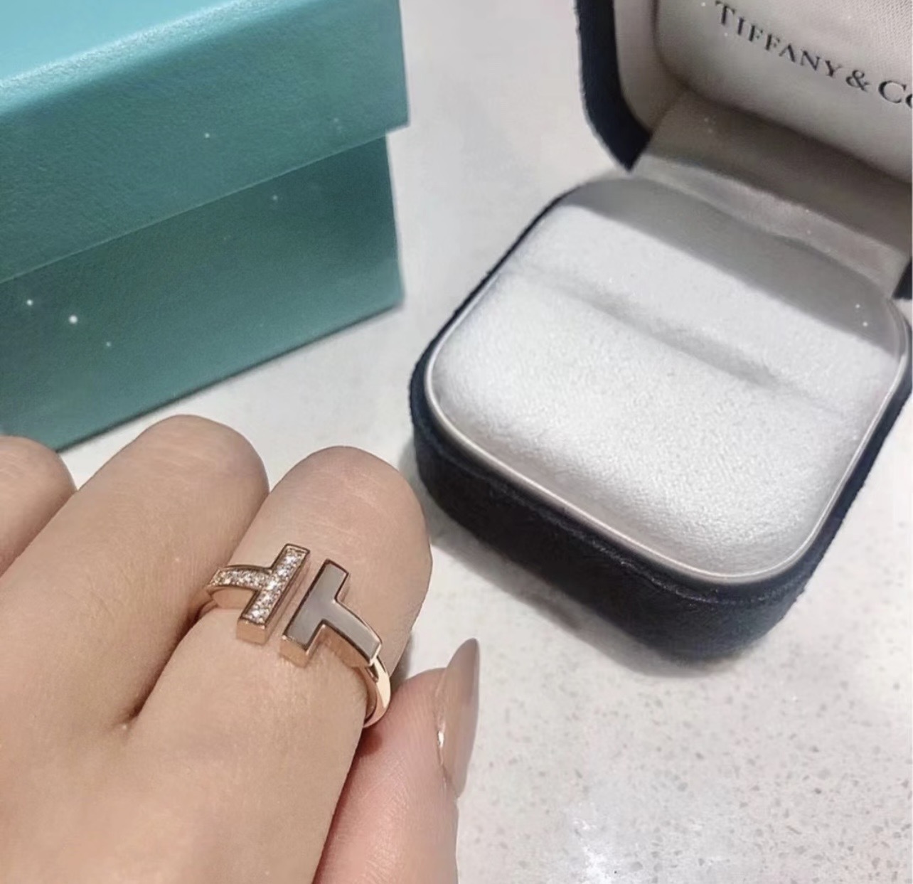 Tiffany & Co. Tiffany*帝芙尼最新款，非常的上镜‼ 设计很特别值得入手 高级手工坊系列