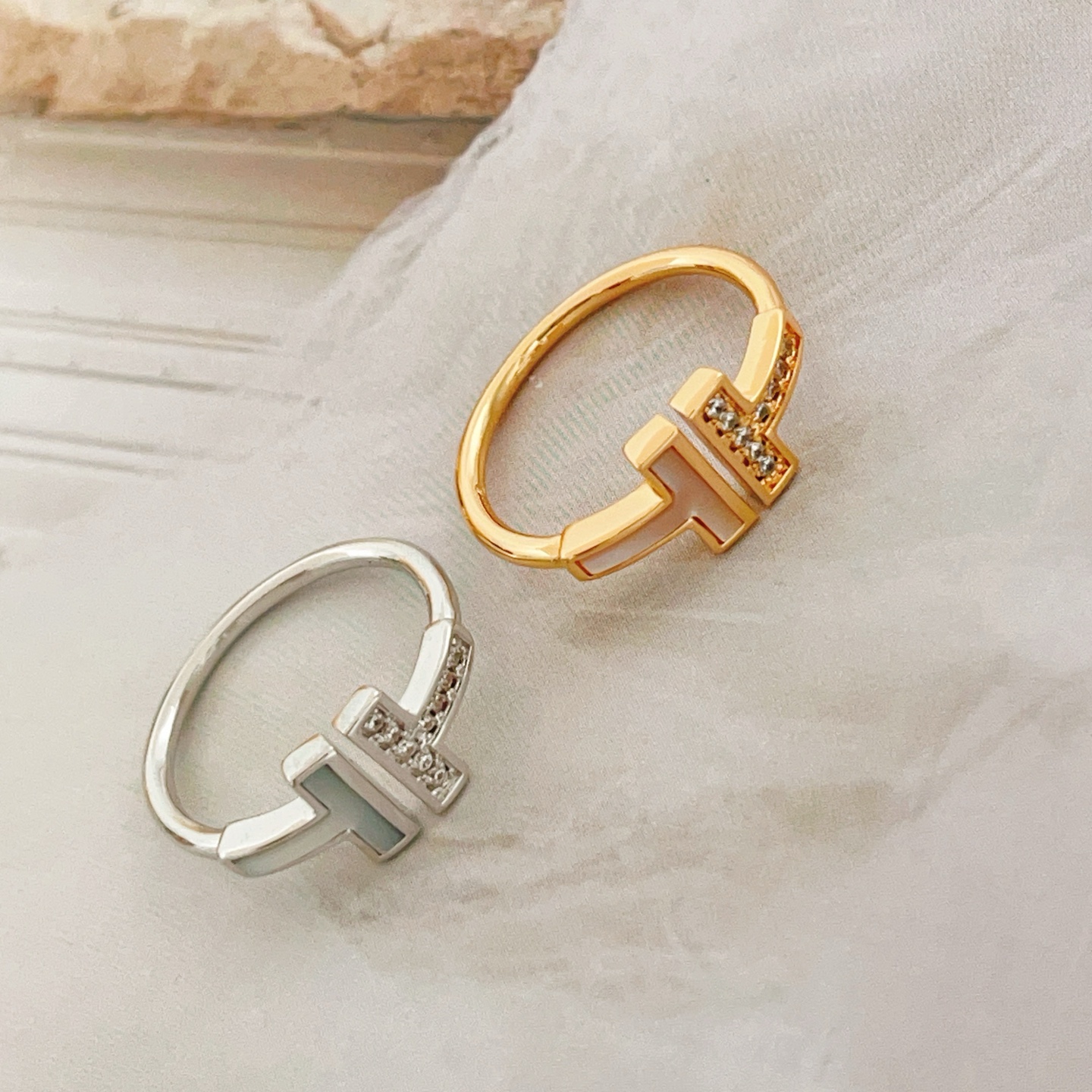 Tiffany & Co. Tiffany*帝芙尼最新款，非常的上镜‼ 设计很特别值得入手 高级手工坊系列