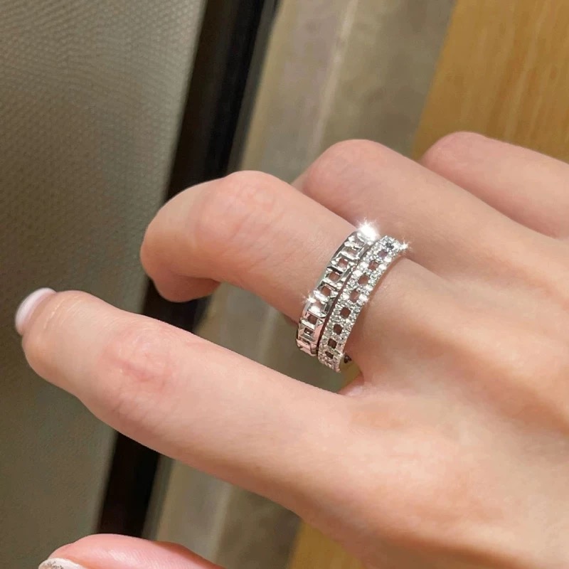 Tiffany & Co. Tiffany*帝芙尼最新款，非常的上镜‼ 设计很特别值得入手 高级手工坊系列