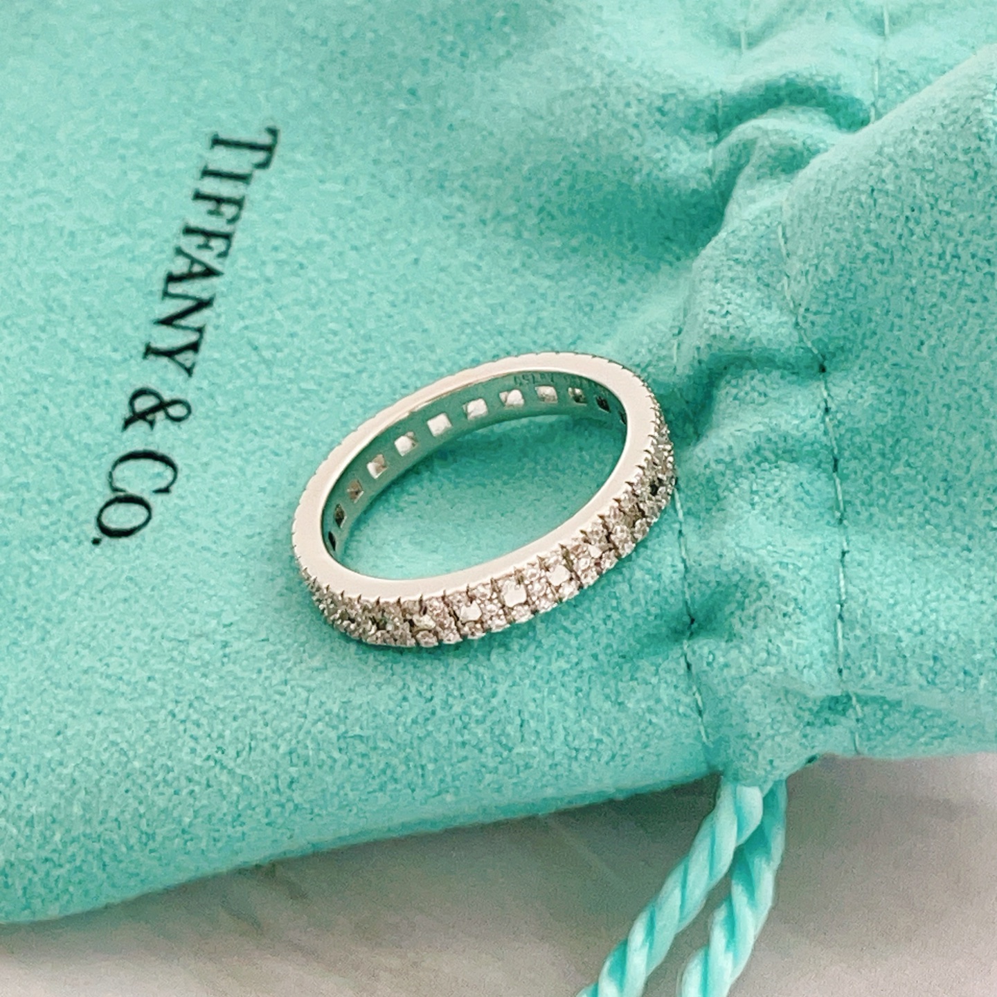 Tiffany & Co. Tiffany*帝芙尼最新款，非常的上镜‼ 设计很特别值得入手 高级手工坊系列