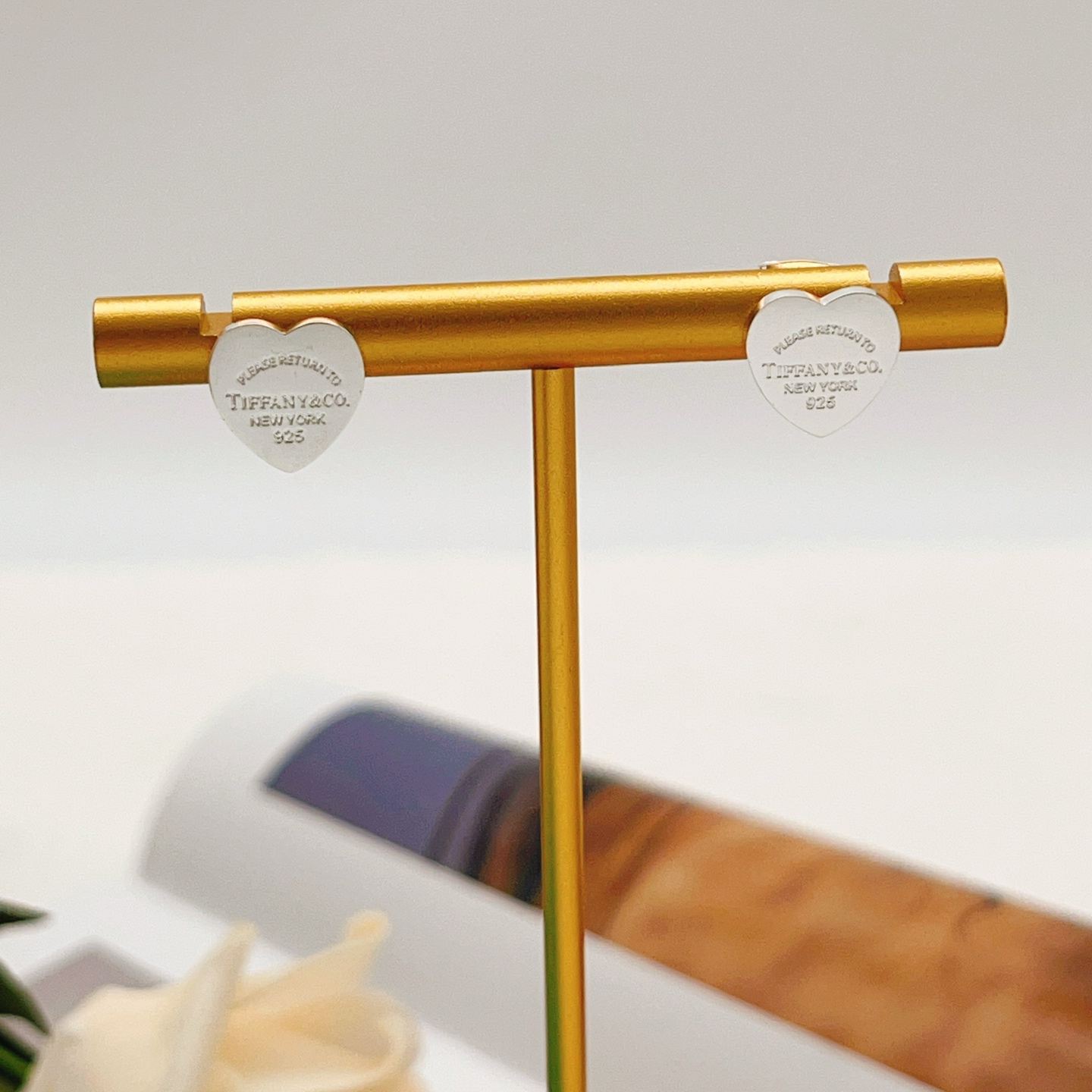 Tiffany & Co. Tiffany*帝芙尼最新款，非常的上镜‼ 设计很特别值得入手 高级手工坊系列