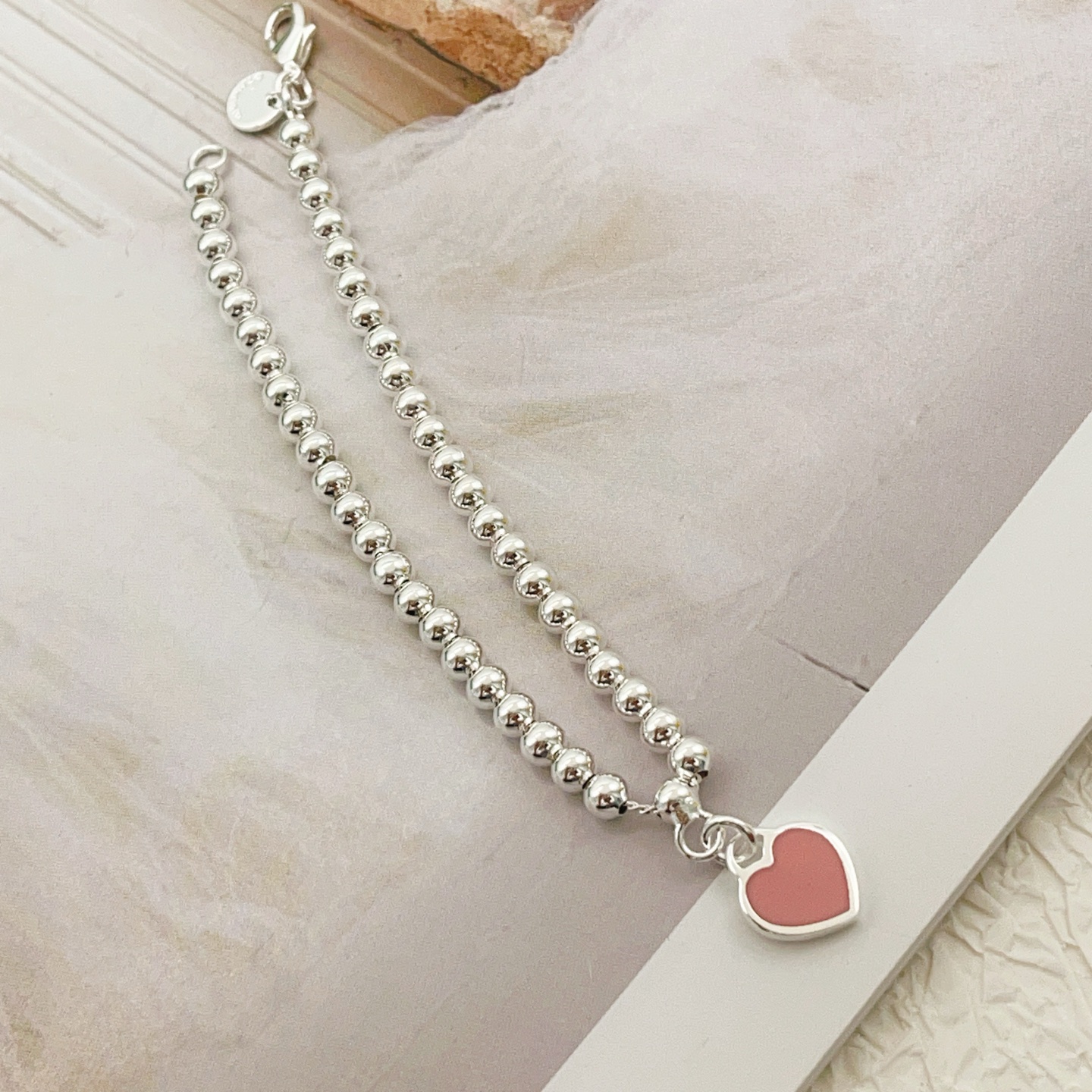 Tiffany & Co. Tiffany*帝芙尼最新款，非常的上镜‼ 设计很特别值得入手 高级手工坊系列