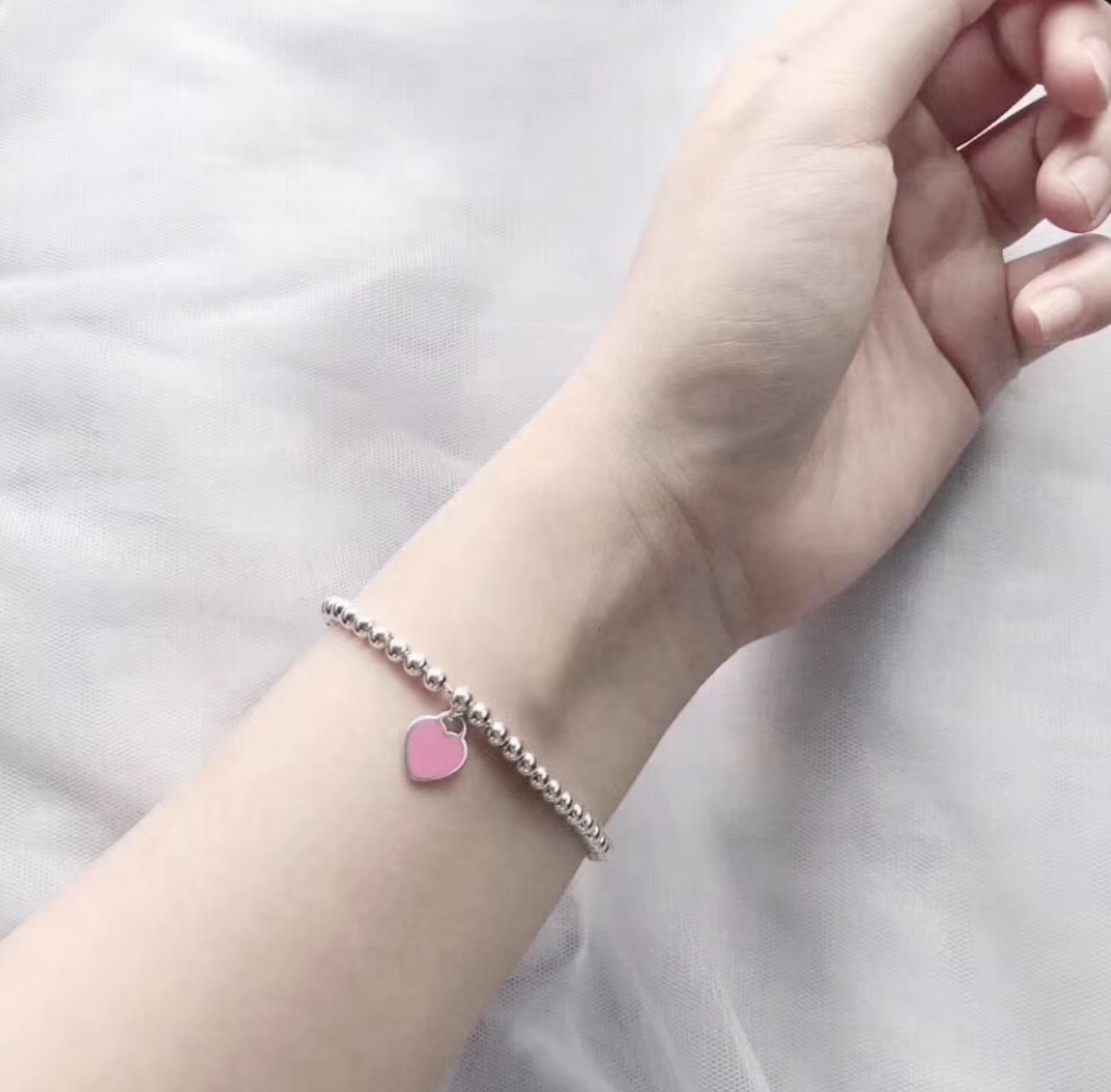 Tiffany & Co. Tiffany*帝芙尼最新款，非常的上镜‼ 设计很特别值得入手 高级手工坊系列