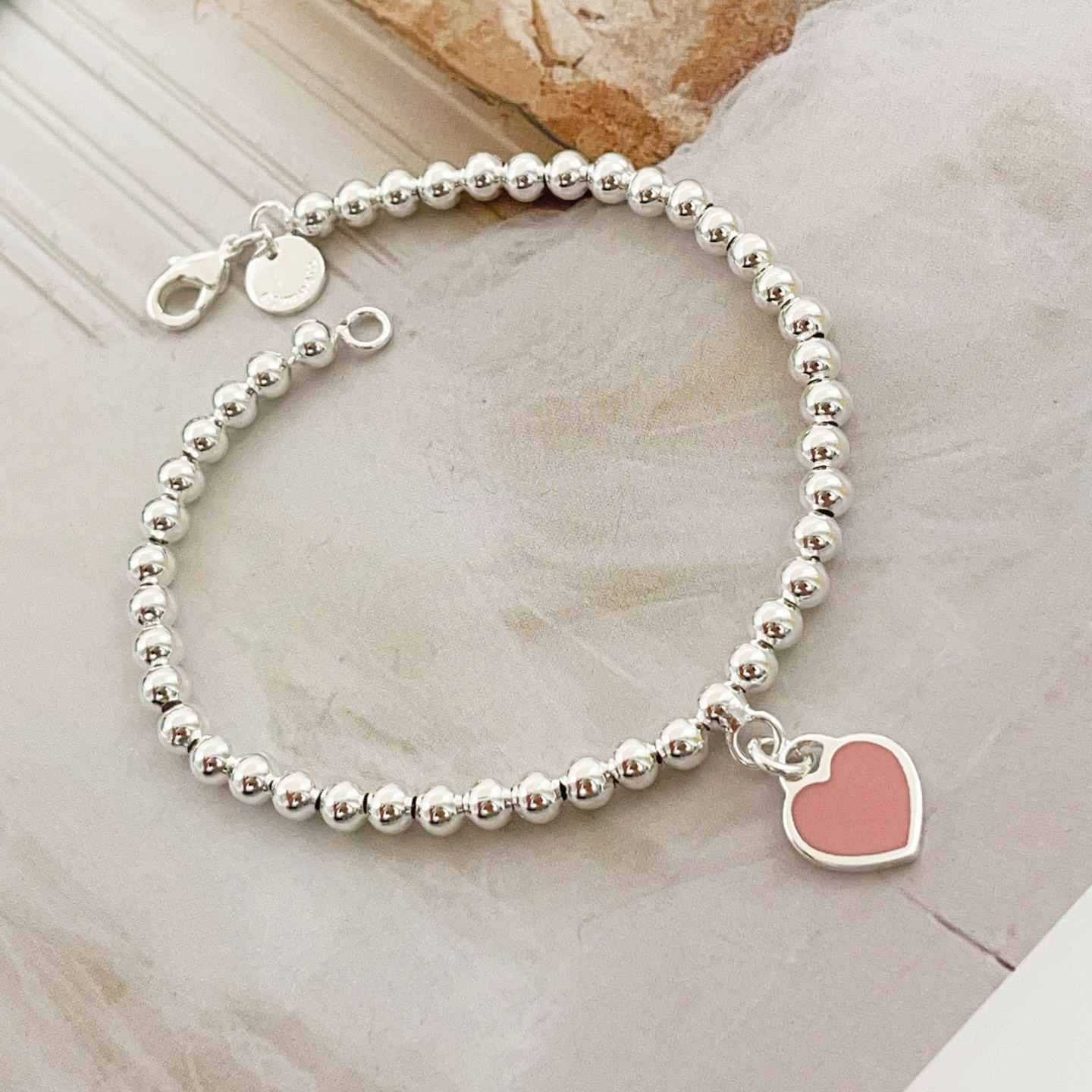 Tiffany & Co. Tiffany*帝芙尼最新款，非常的上镜‼ 设计很特别值得入手 高级手工坊系列