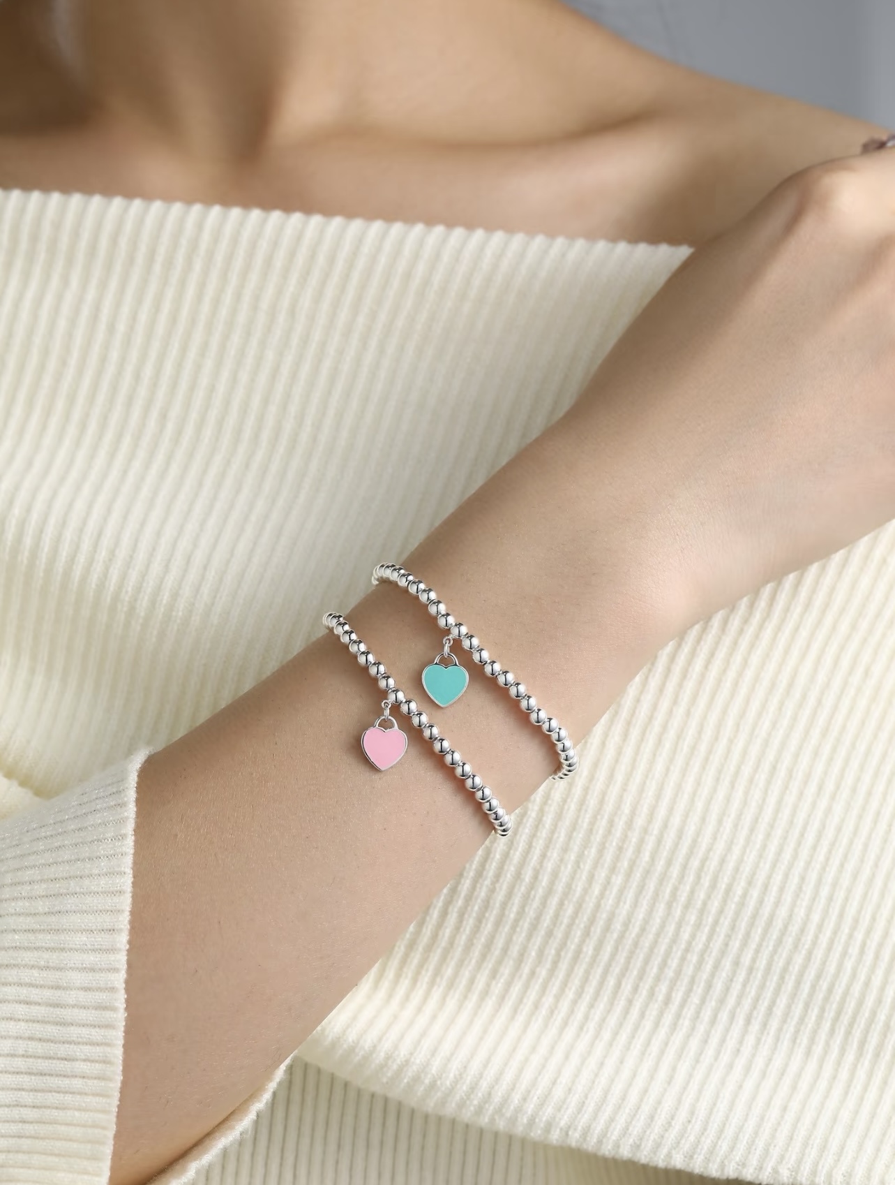 Tiffany & Co. Tiffany*帝芙尼最新款，非常的上镜‼ 设计很特别值得入手 高级手工坊系列