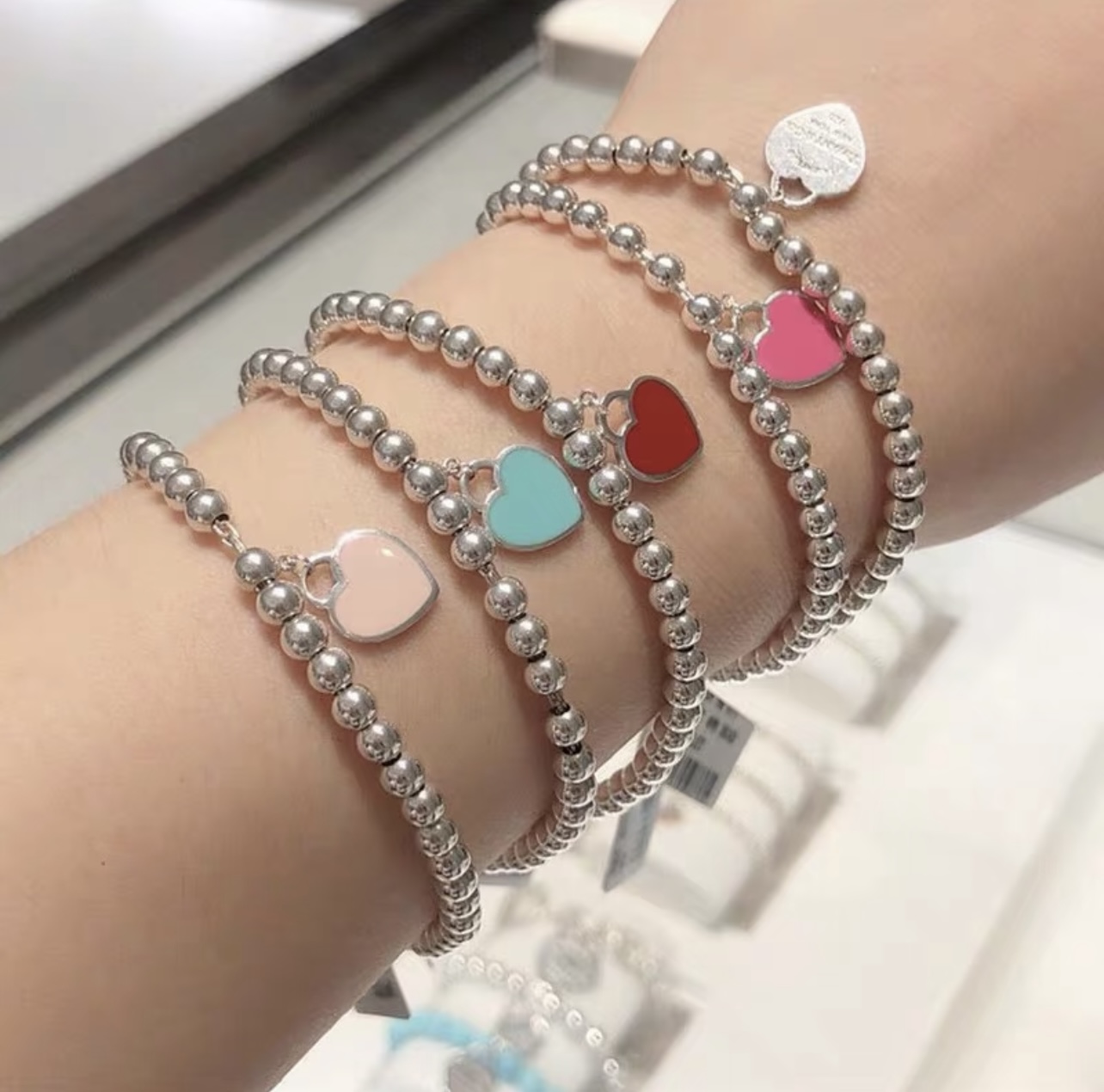 Tiffany & Co. Tiffany*帝芙尼最新款，非常的上镜‼ 设计很特别值得入手 高级手工坊系列