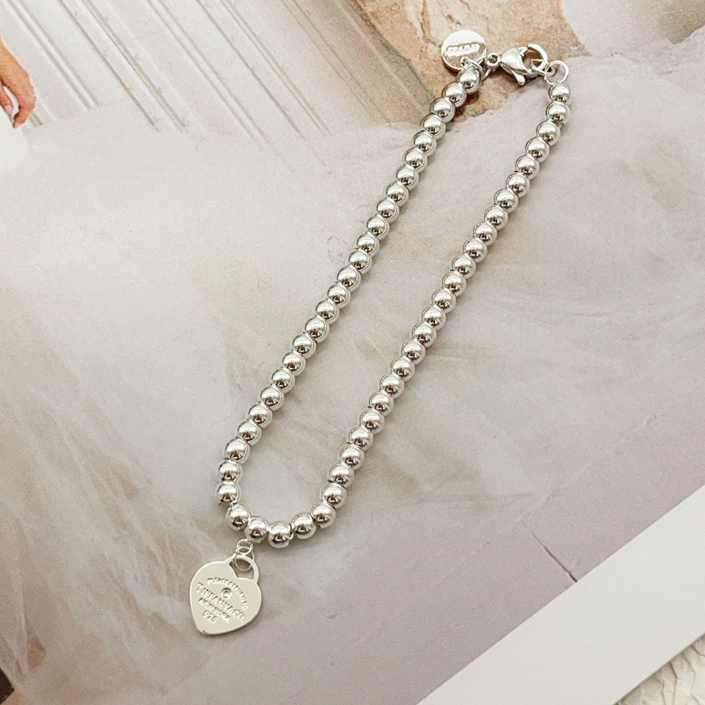 Tiffany & Co. Tiffany*帝芙尼最新款，非常的上镜‼ 设计很特别值得入手 高级手工坊系列