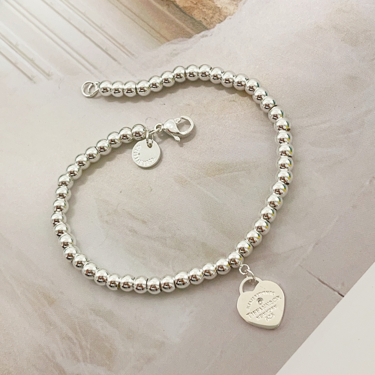 Tiffany & Co. Tiffany*帝芙尼最新款，非常的上镜‼ 设计很特别值得入手 高级手工坊系列