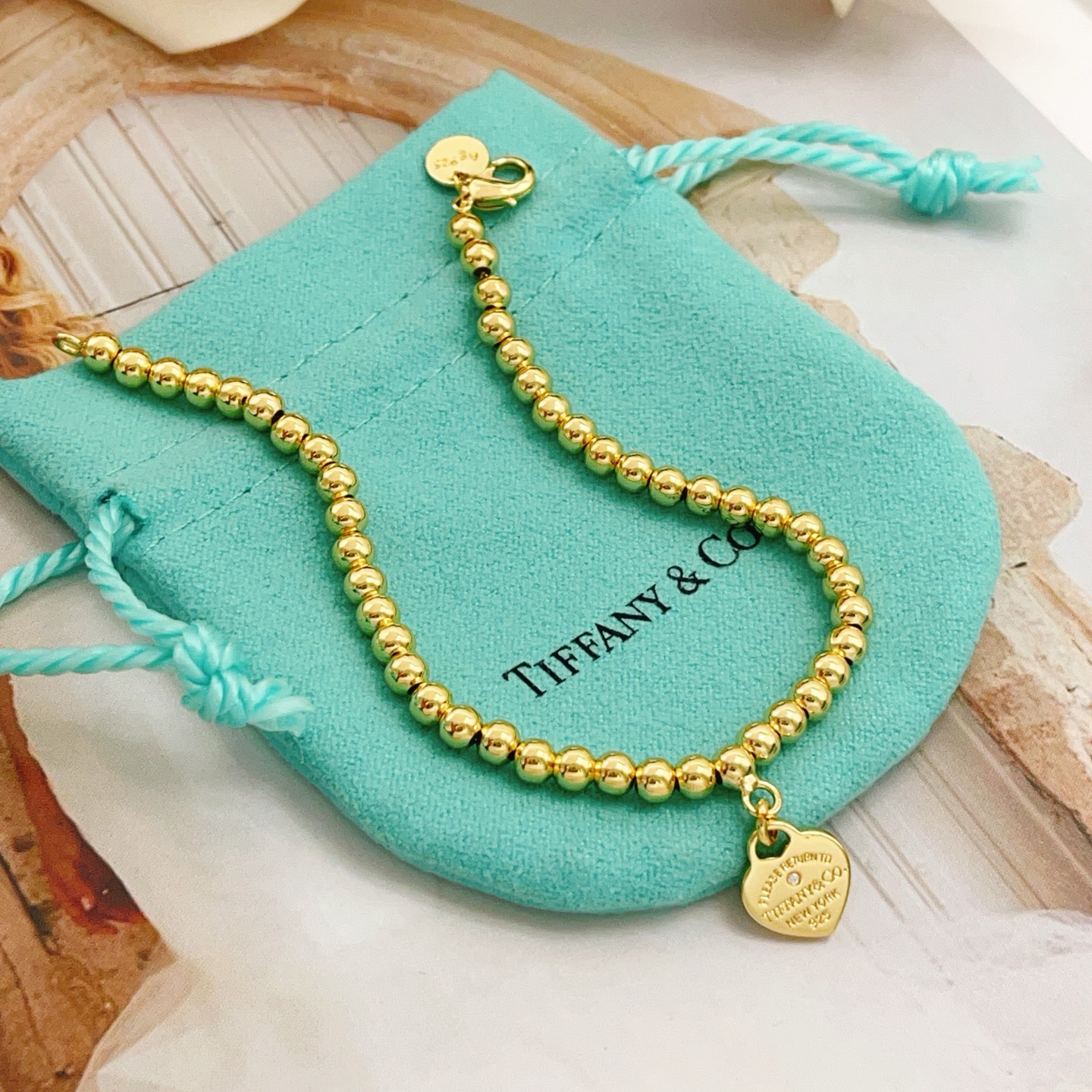 Tiffany & Co. Tiffany*帝芙尼最新款，非常的上镜‼ 设计很特别值得入手 高级手工坊系列