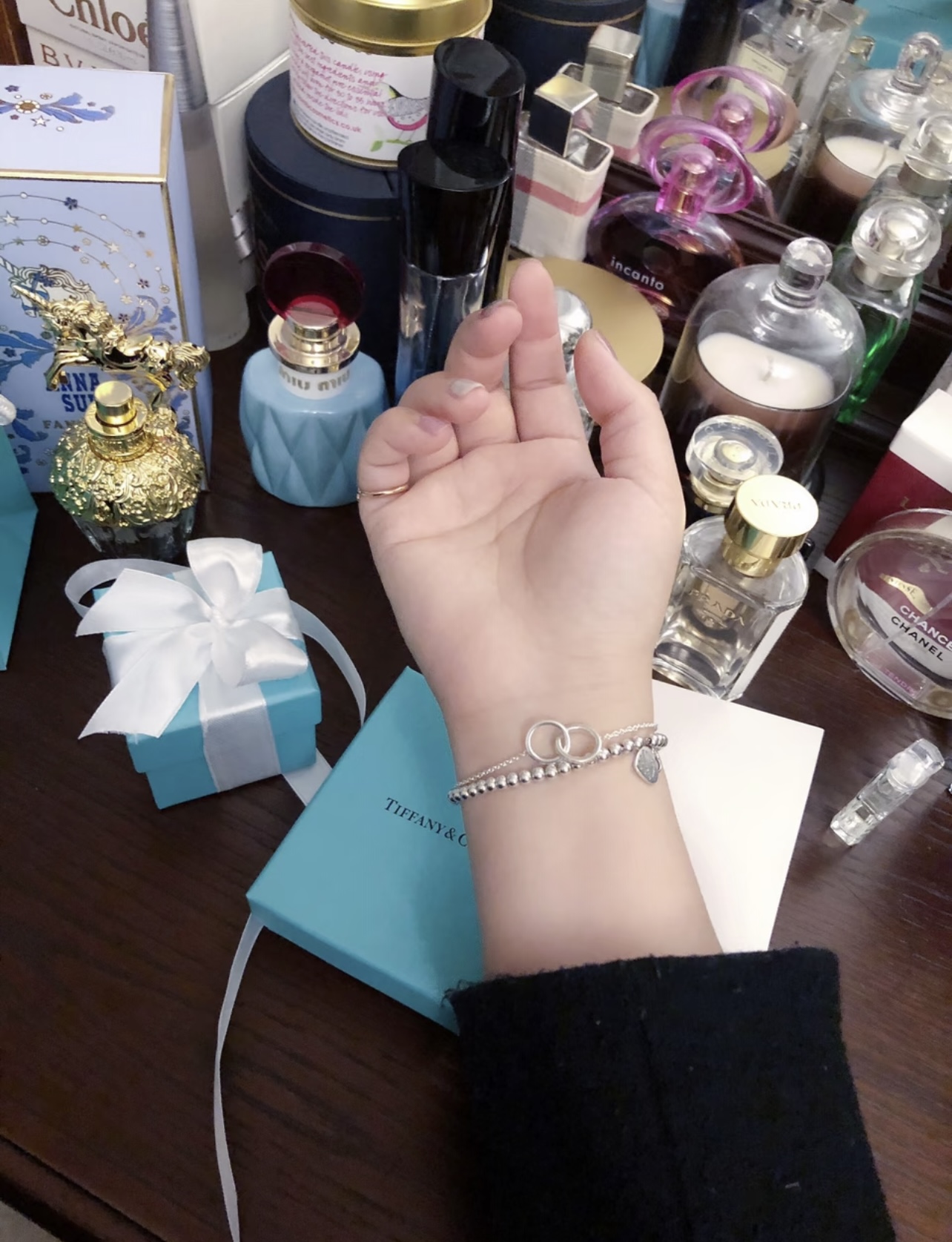 Tiffany & Co. Tiffany*帝芙尼最新款，非常的上镜‼ 设计很特别值得入手 高级手工坊系列