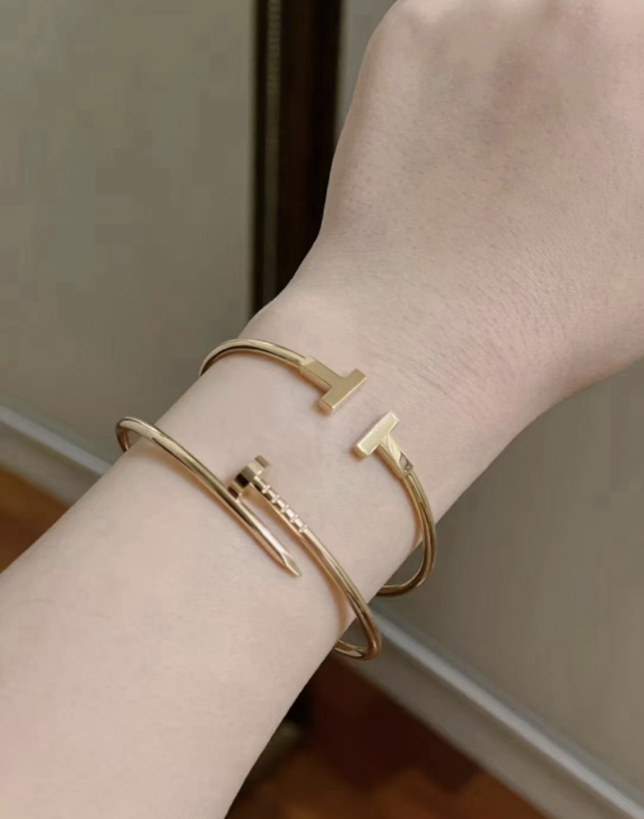 Tiffany & Co. Tiffany*帝芙尼最新款，非常的上镜‼ 设计很特别值得入手 高级手工坊系列