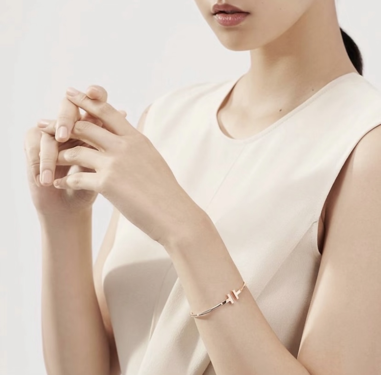 Tiffany & Co. Tiffany*帝芙尼最新款，非常的上镜‼ 设计很特别值得入手 高级手工坊系列