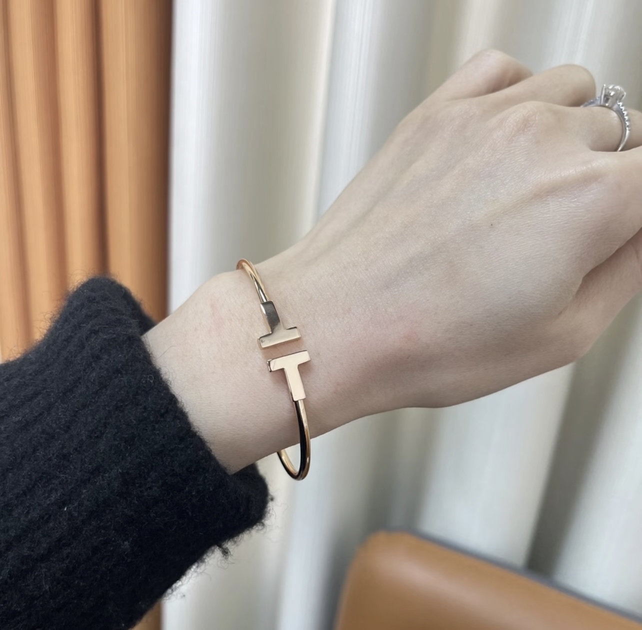 Tiffany & Co. Tiffany*帝芙尼最新款，非常的上镜‼ 设计很特别值得入手 高级手工坊系列