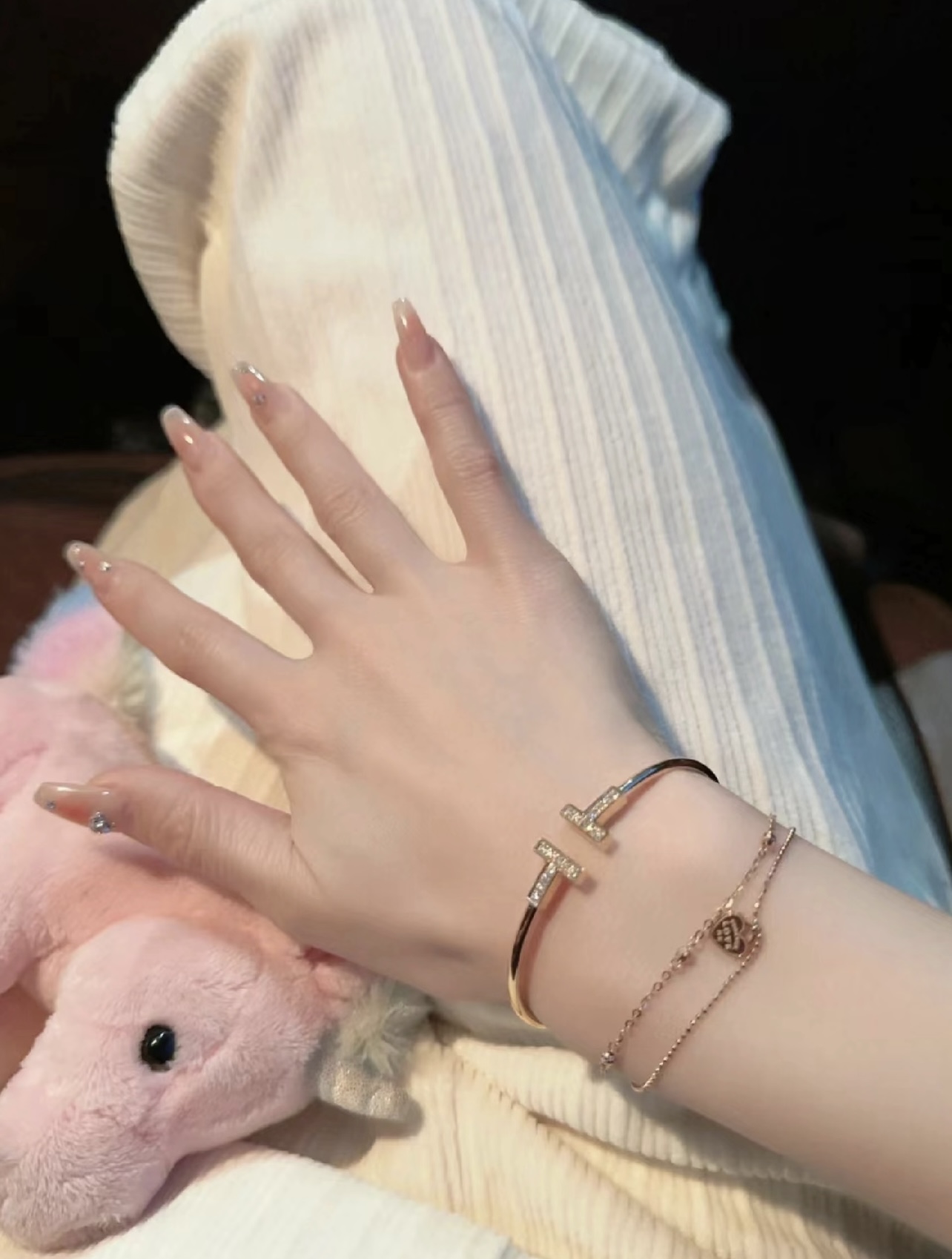 Tiffany & Co. Tiffany*帝芙尼最新款，非常的上镜‼ 设计很特别值得入手 高级手工坊系列