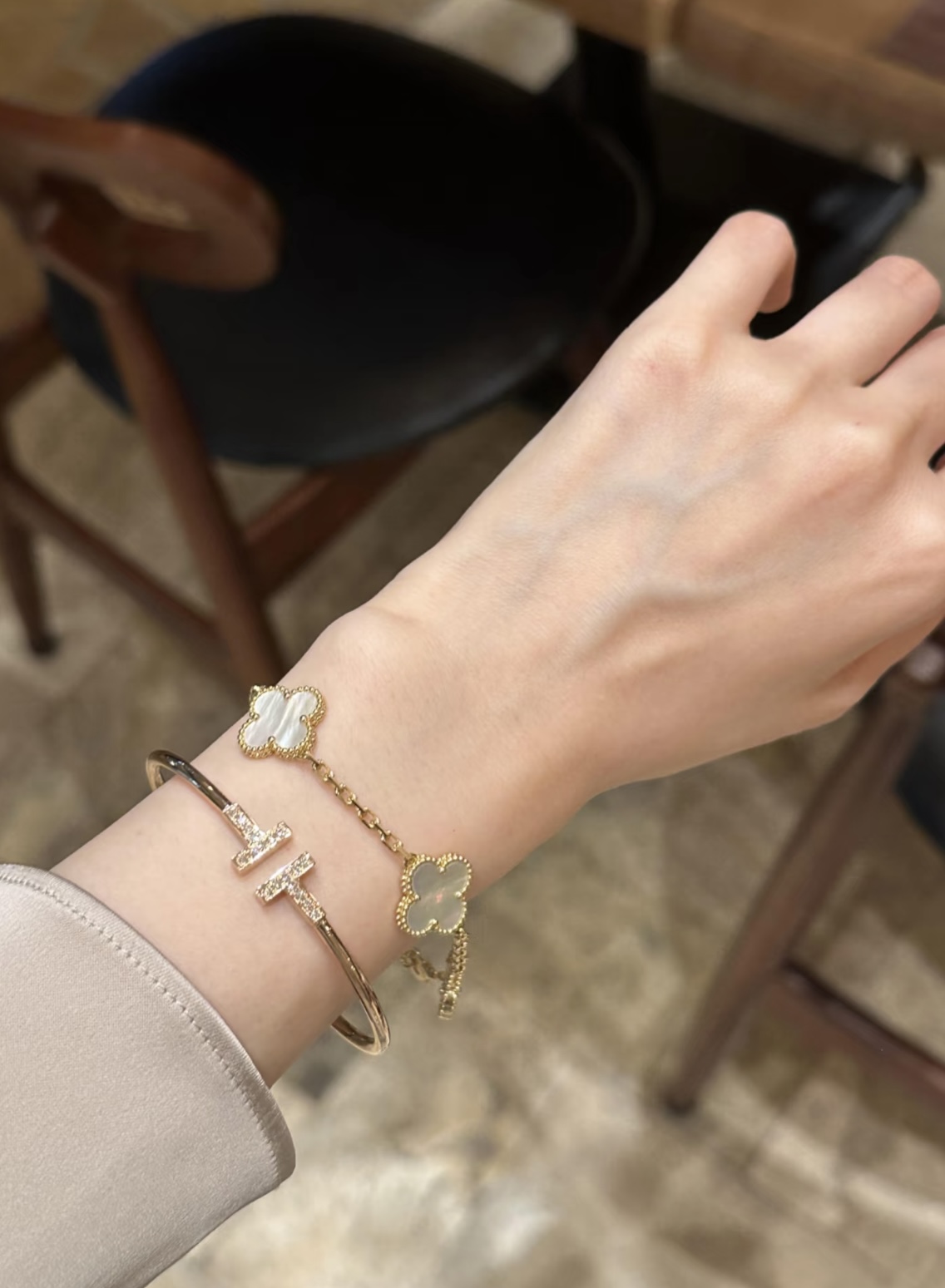 Tiffany & Co. Tiffany*帝芙尼最新款，非常的上镜‼ 设计很特别值得入手 高级手工坊系列