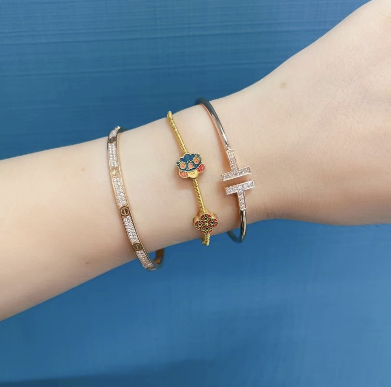 Tiffany & Co. Tiffany*帝芙尼最新款，非常的上镜‼ 设计很特别值得入手 高级手工坊系列