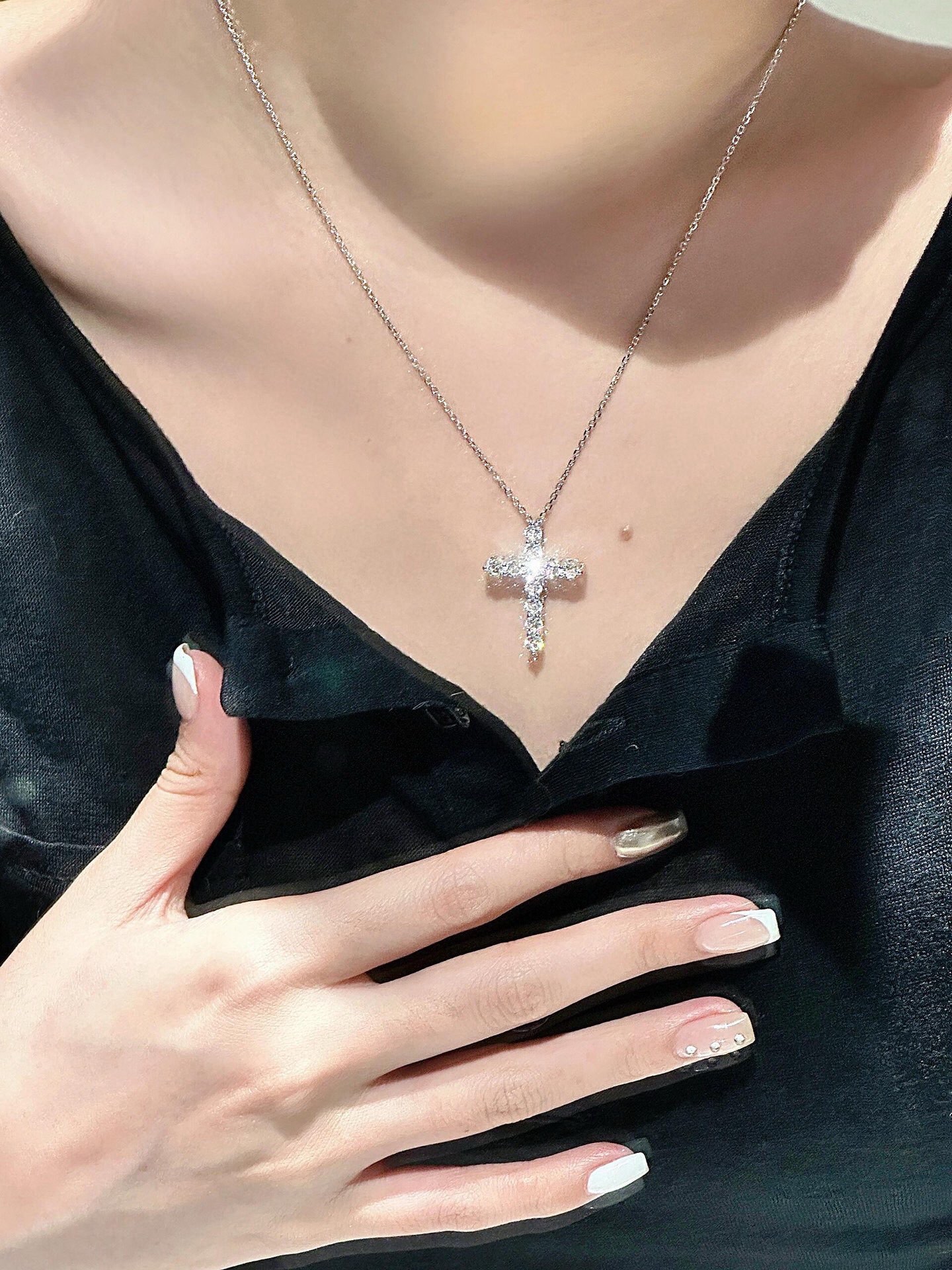 Tiffany & Co. Tiffany*帝芙尼最新款，非常的上镜‼ 设计很特别值得入手 高级手工坊系列