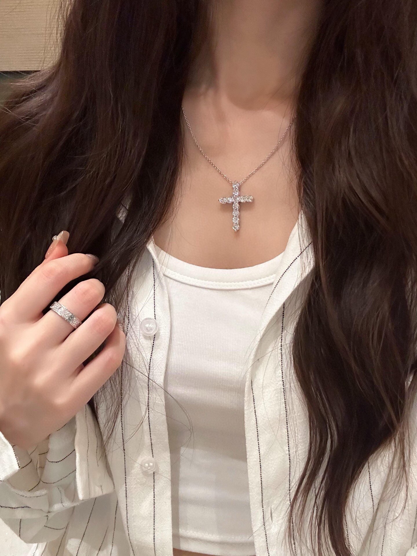 Tiffany & Co. Tiffany*帝芙尼最新款，非常的上镜‼ 设计很特别值得入手 高级手工坊系列
