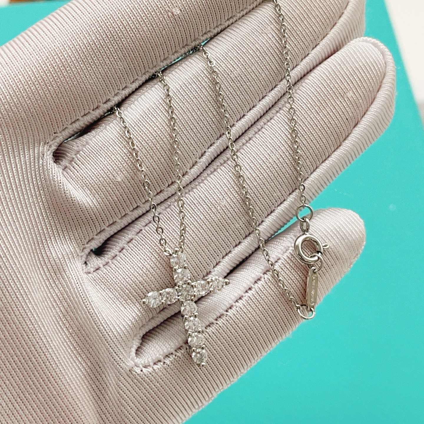 Tiffany & Co. Tiffany*帝芙尼最新款，非常的上镜‼ 设计很特别值得入手 高级手工坊系列