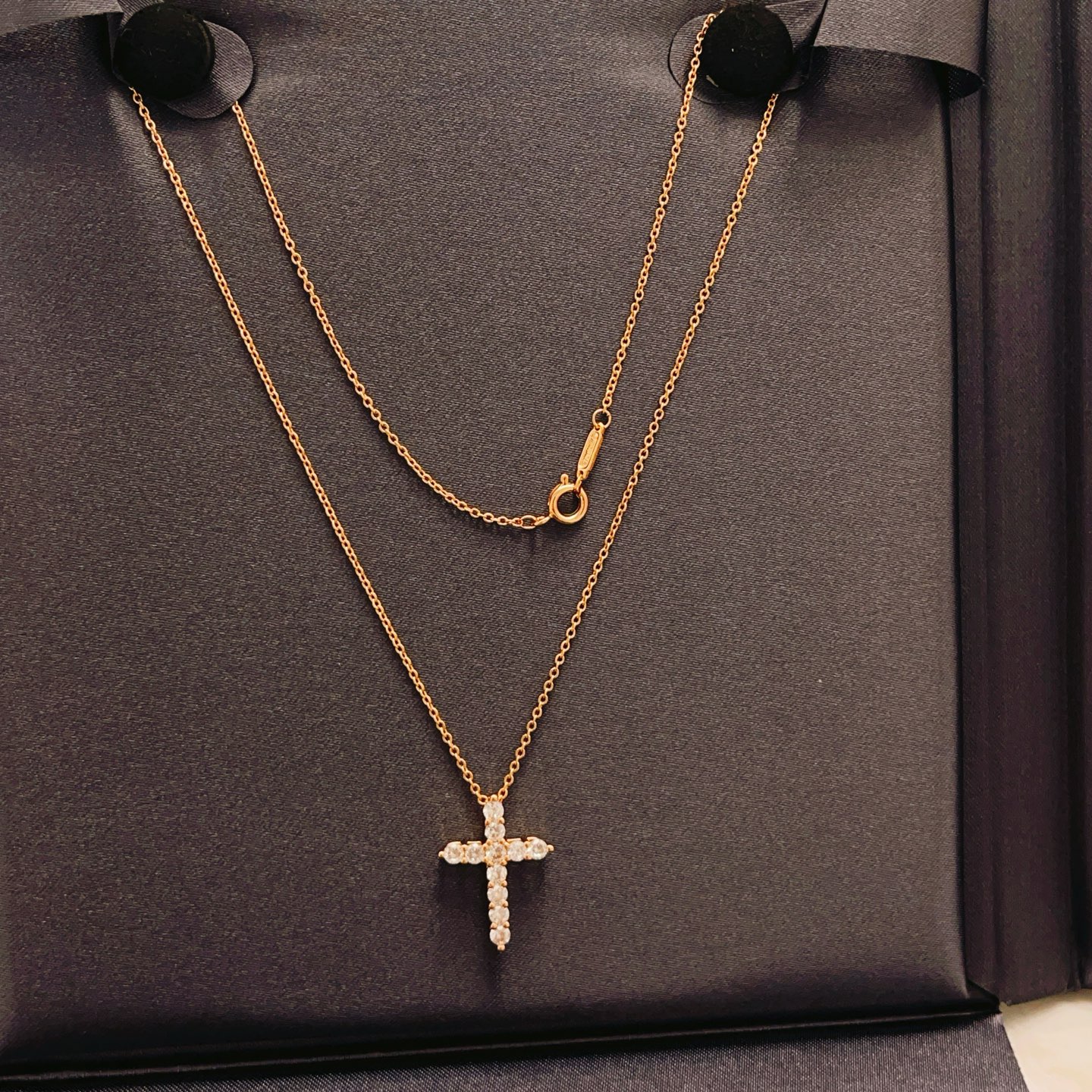 Tiffany & Co. Tiffany*帝芙尼最新款，非常的上镜‼ 设计很特别值得入手 高级手工坊系列