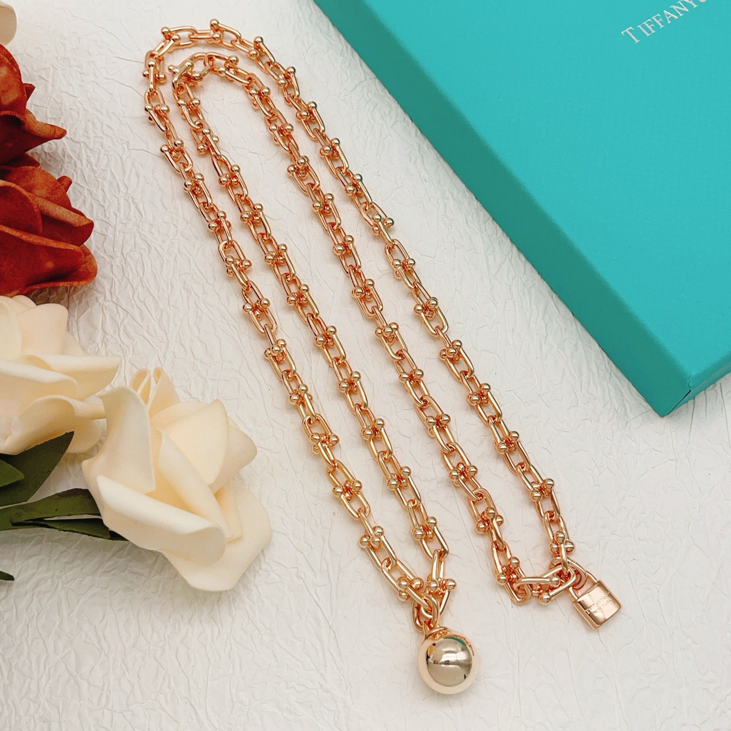 Tiffany & Co. Tiffany*帝芙尼最新款，非常的上镜‼ 设计很特别值得入手 高级手工坊系列