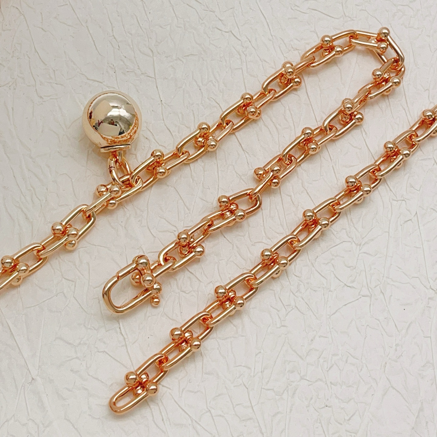 Tiffany & Co. Tiffany*帝芙尼最新款，非常的上镜‼ 设计很特别值得入手 高级手工坊系列