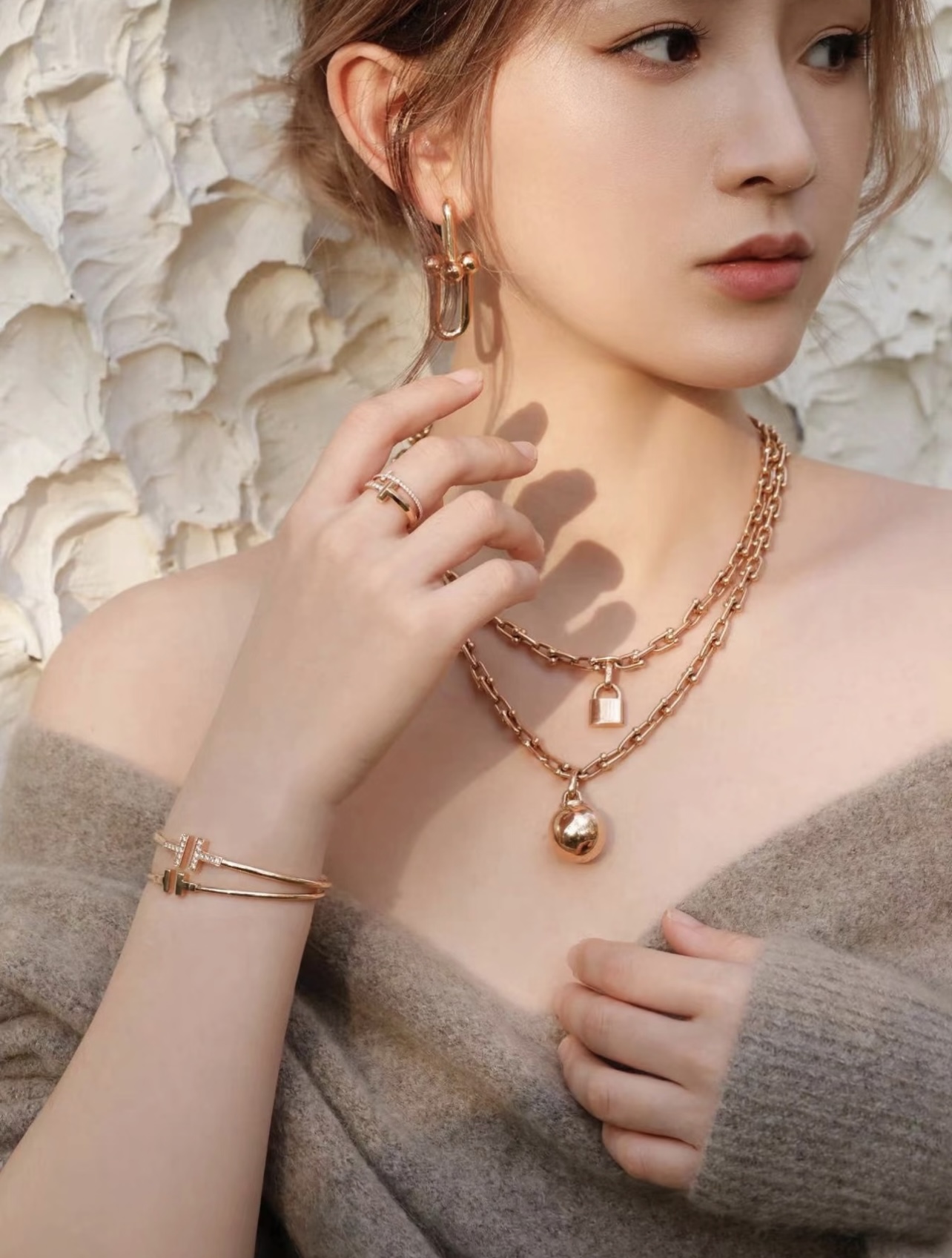 Tiffany & Co. Tiffany*帝芙尼最新款，非常的上镜‼ 设计很特别值得入手 高级手工坊系列