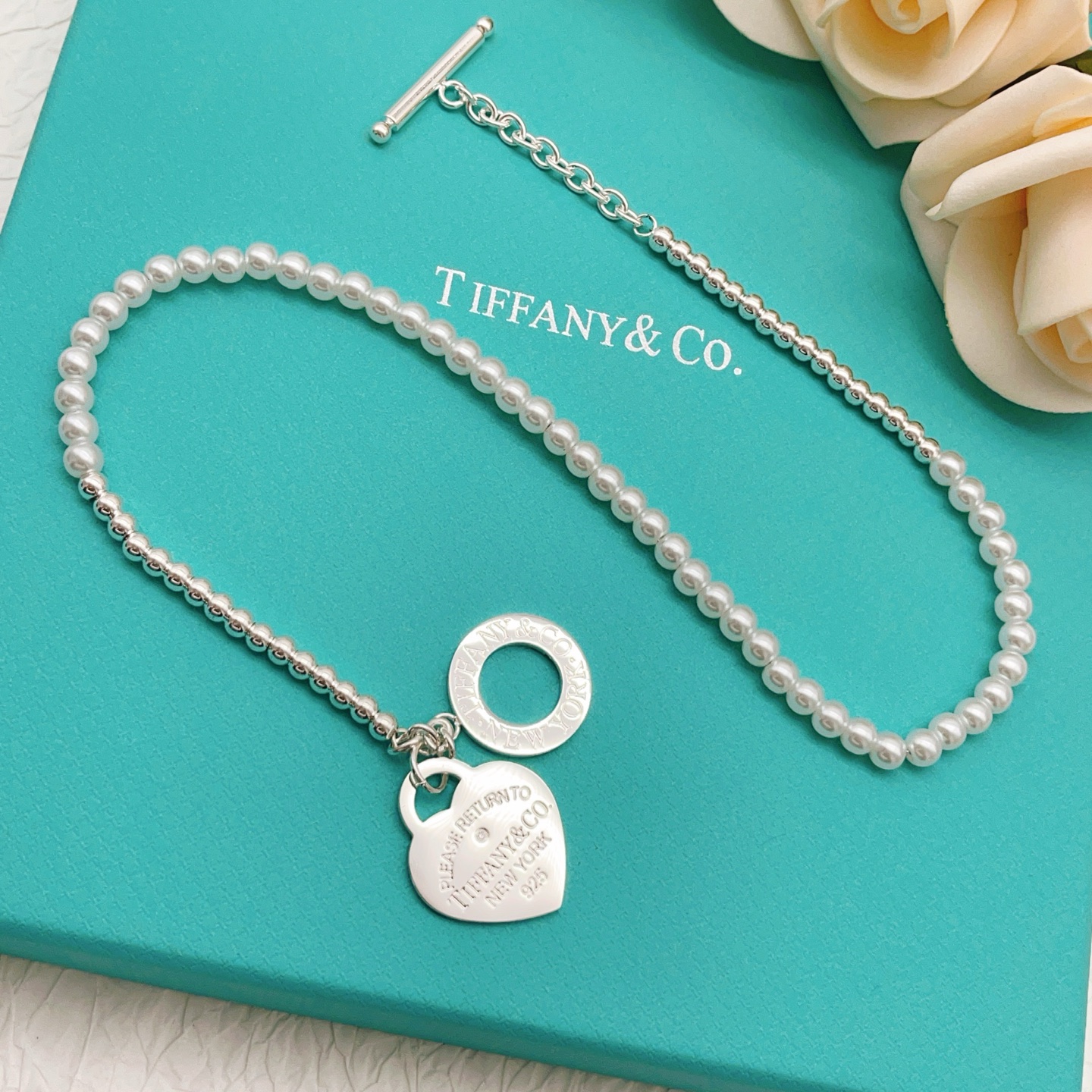 Tiffany & Co. Tiffany*帝芙尼最新款，非常的上镜‼ 设计很特别值得入手 高级手工坊系列