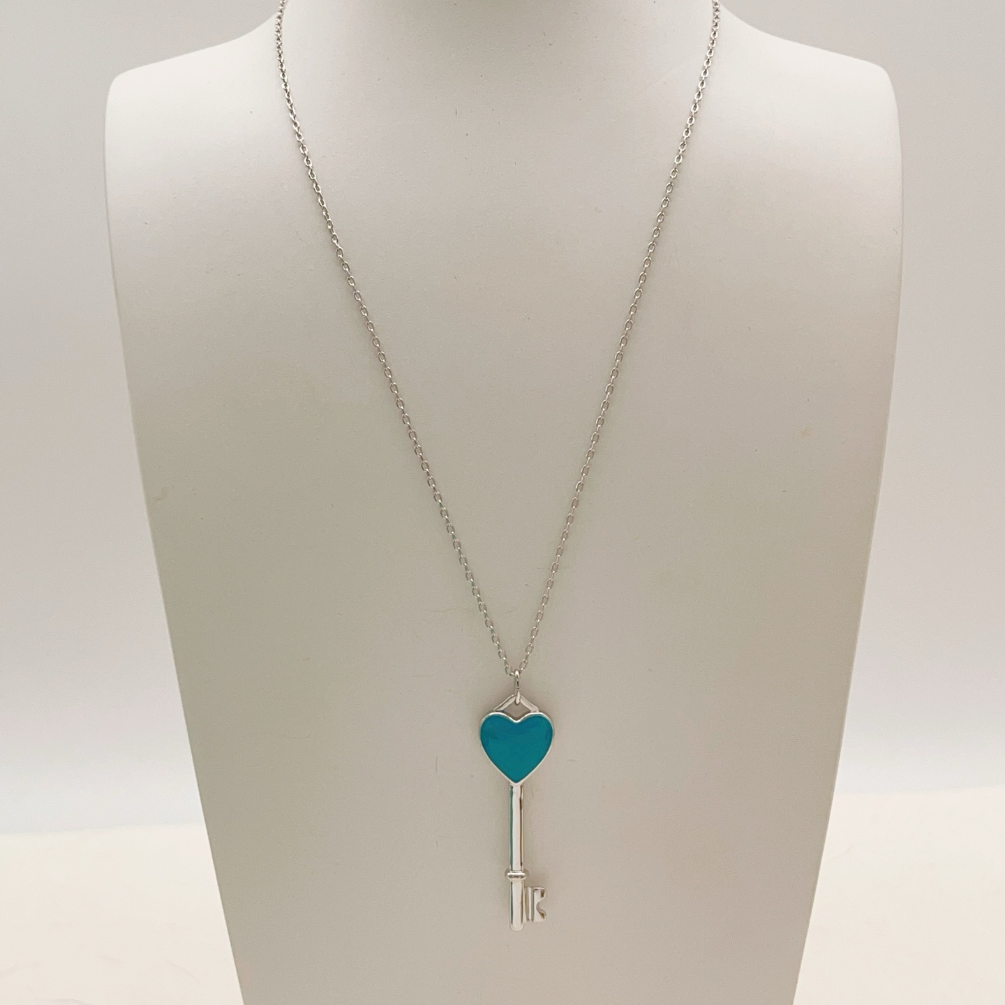 Tiffany & Co. Tiffany*帝芙尼最新款，非常的上镜‼ 设计很特别值得入手 高级手工坊系列