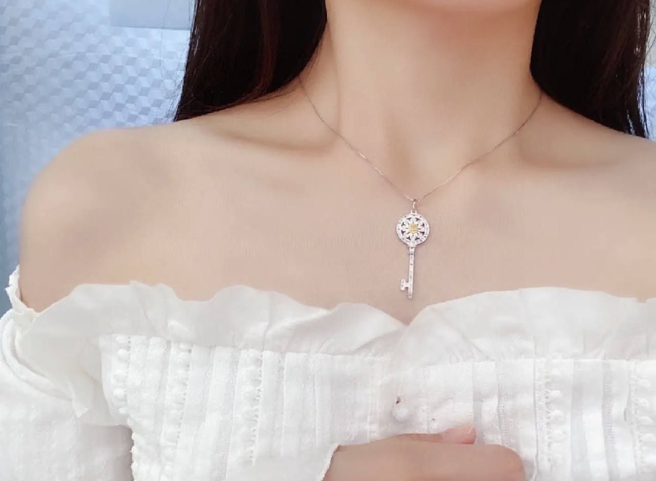 Tiffany & Co. Tiffany*帝芙尼最新款，非常的上镜‼ 设计很特别值得入手 高级手工坊系列