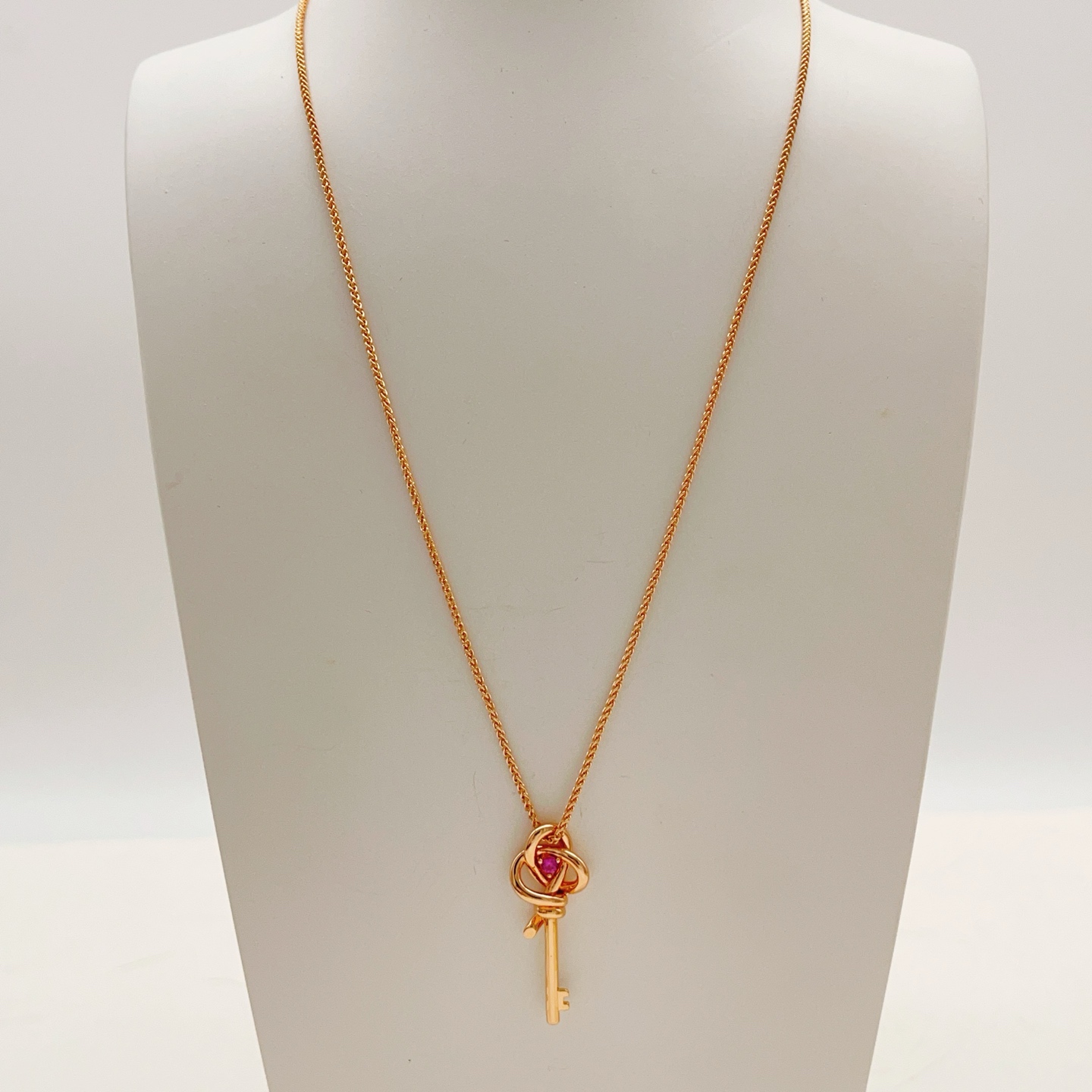 Tiffany & Co. Tiffany*帝芙尼最新款，非常的上镜‼ 设计很特别值得入手 高级手工坊系列
